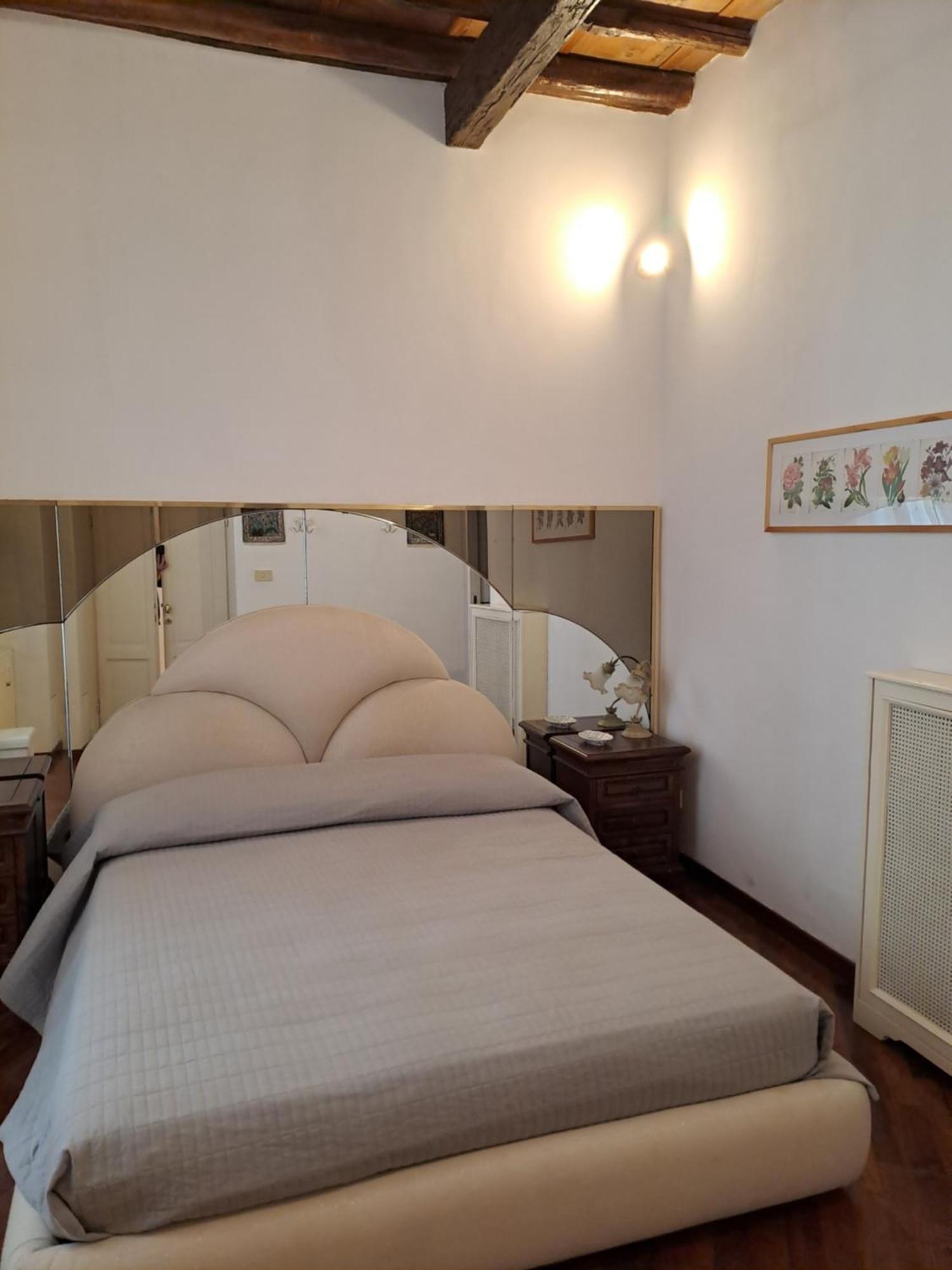 Piazza Dell'orologio Apartment *