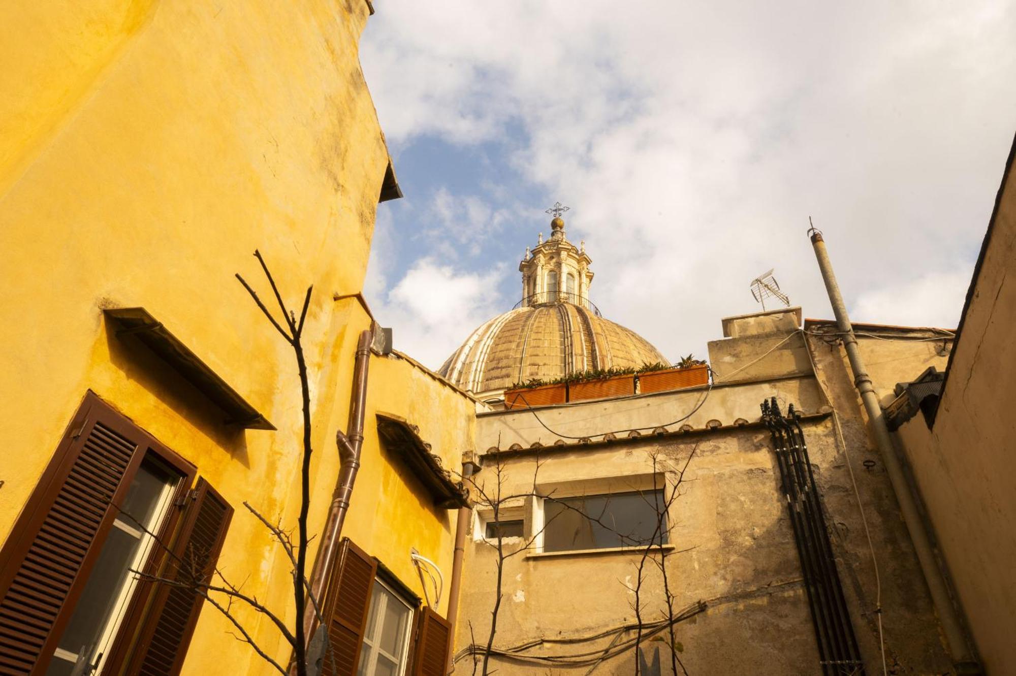 Your Piazza Navona Hideaway With Terrace Apartment *