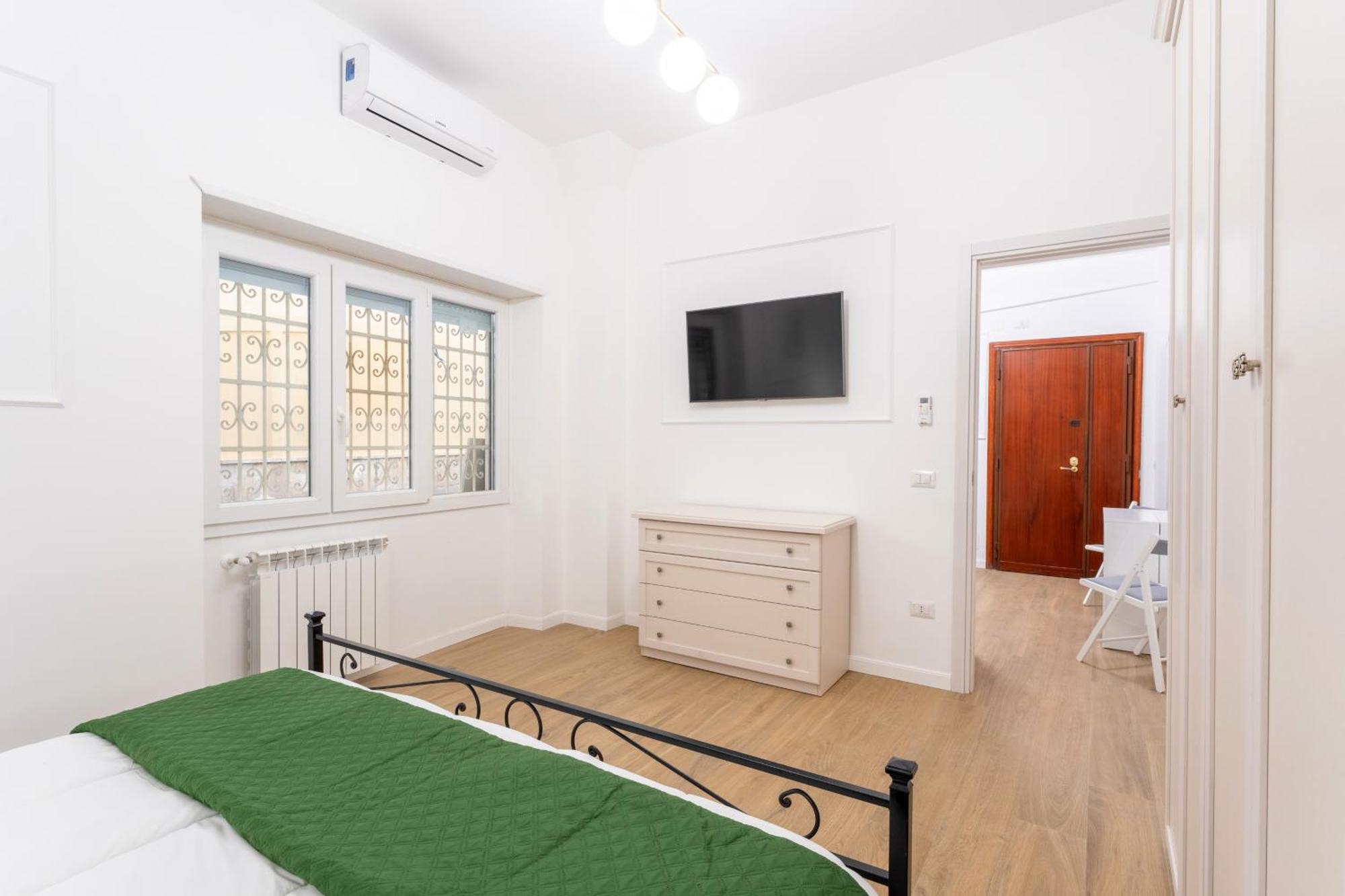 Emerald Suite, Elegant Flat In San Giovanni Area Rome