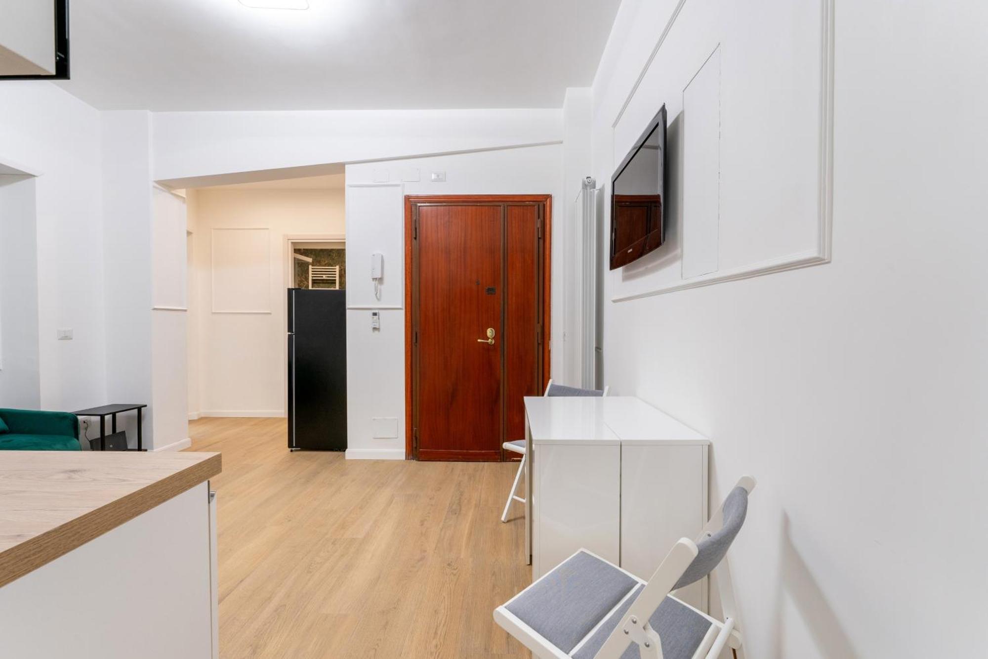 Emerald Suite, Elegant Flat In San Giovanni Area * Rome