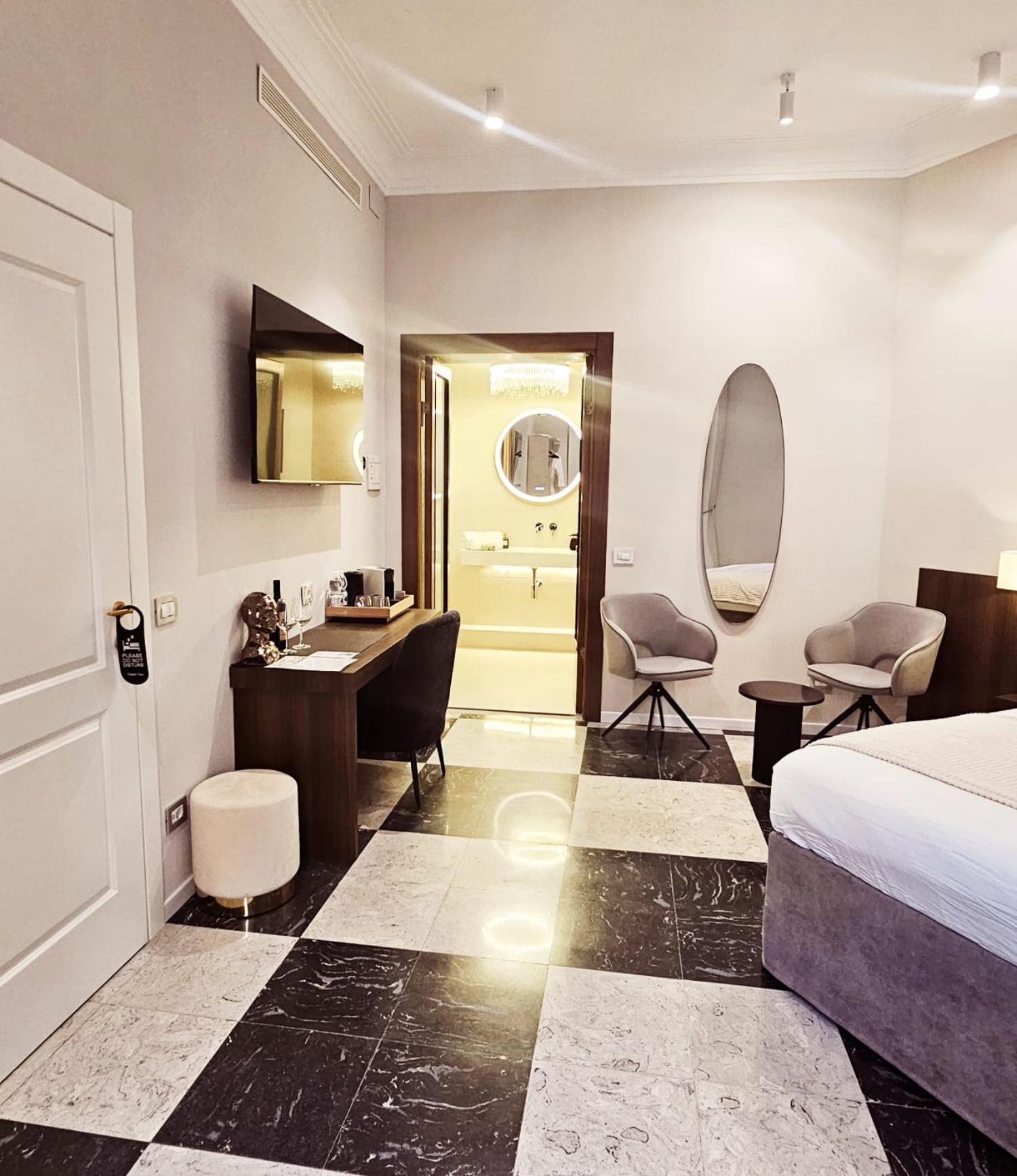 Stoa Boutique Hotel *