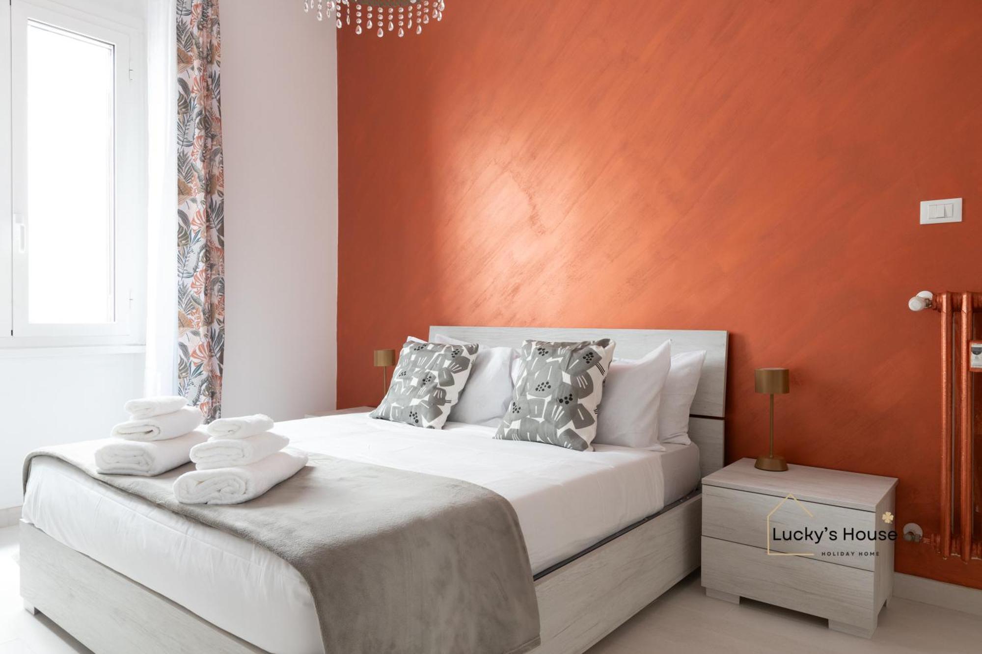 Lucky's House - 400mt To Metro A, 3 Bedrooms, 6-8 Pax, A-c, Rome