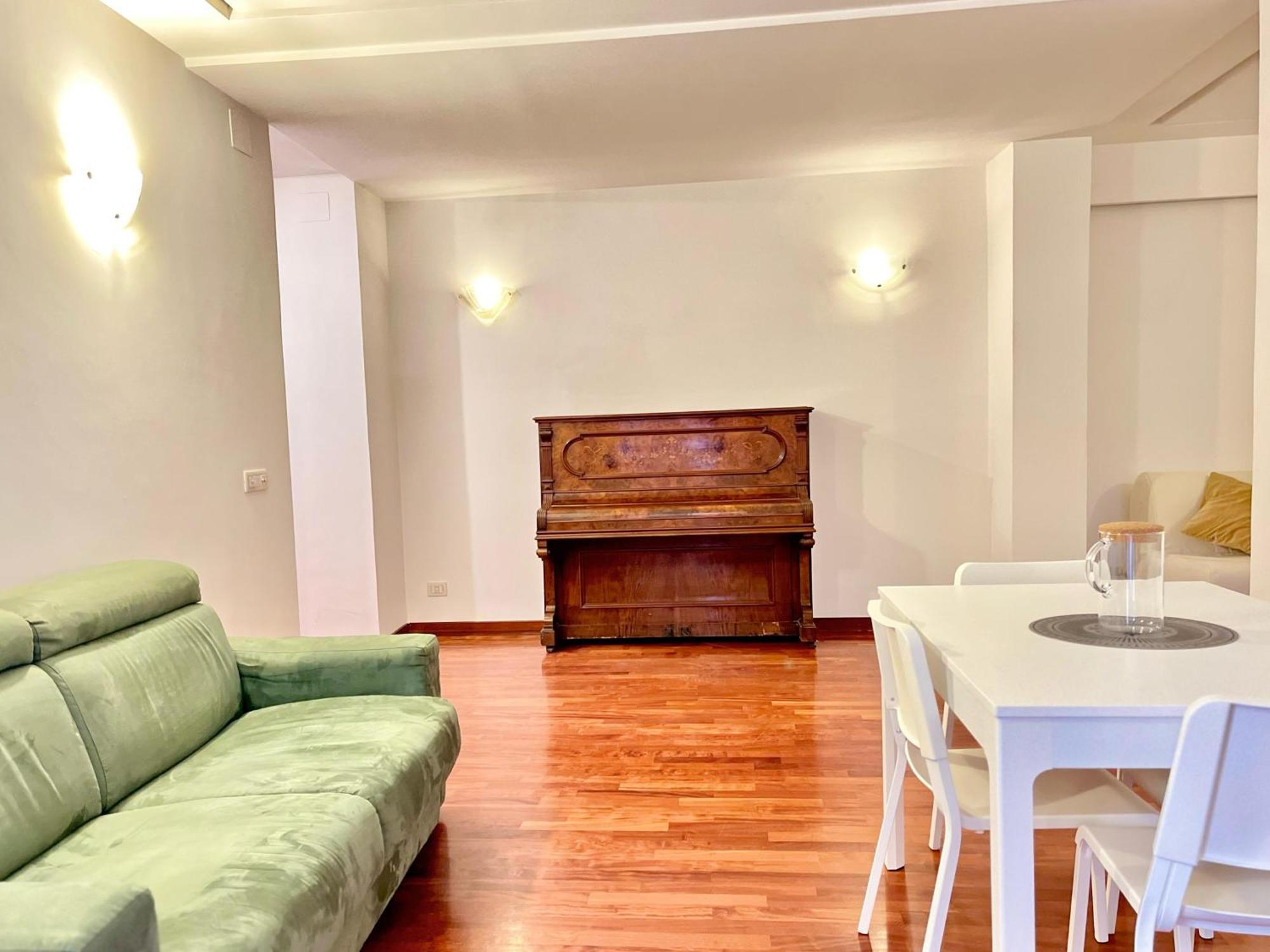 Apartment House In Trastevere Portaportese Rome
