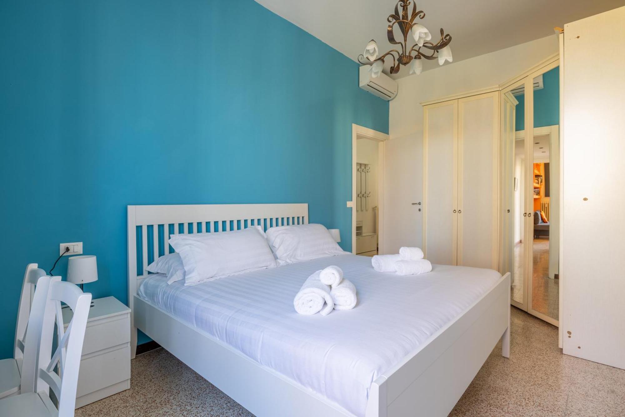 Colorful House On The Tiber Apartment Rome