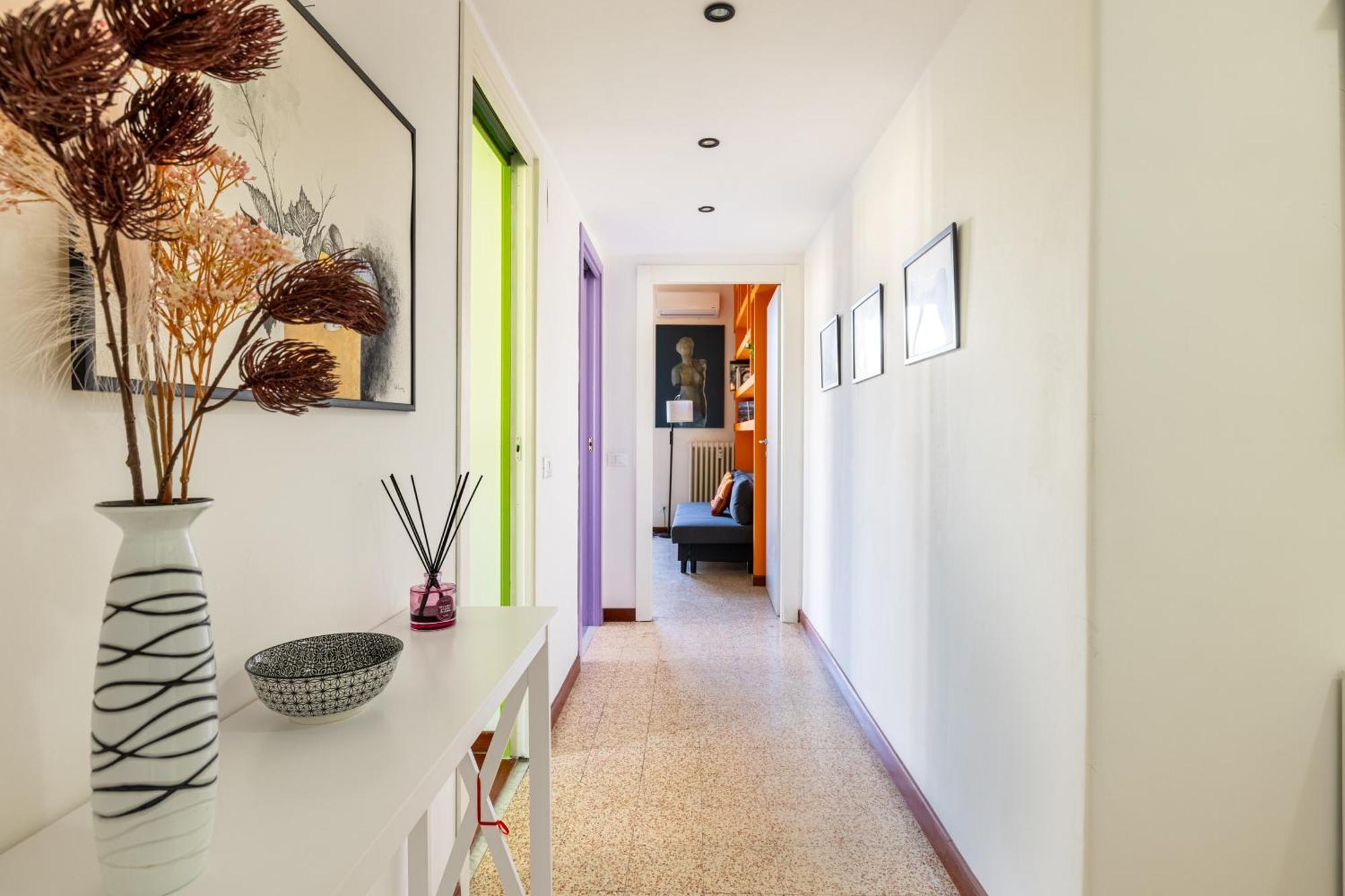 Colorful House On The Tiber Apartment *