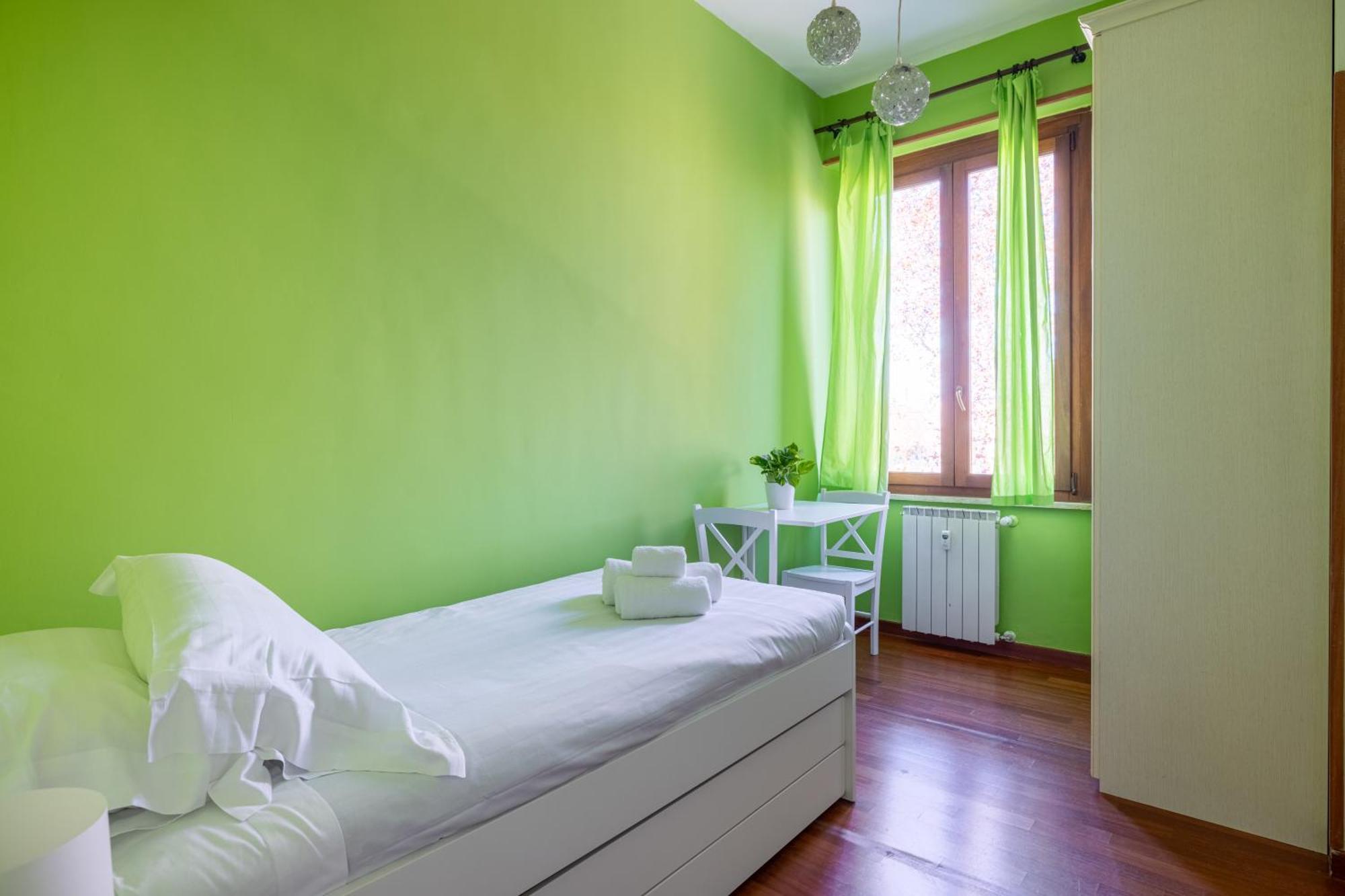 Apartment Colorful House On The Tiber Rome