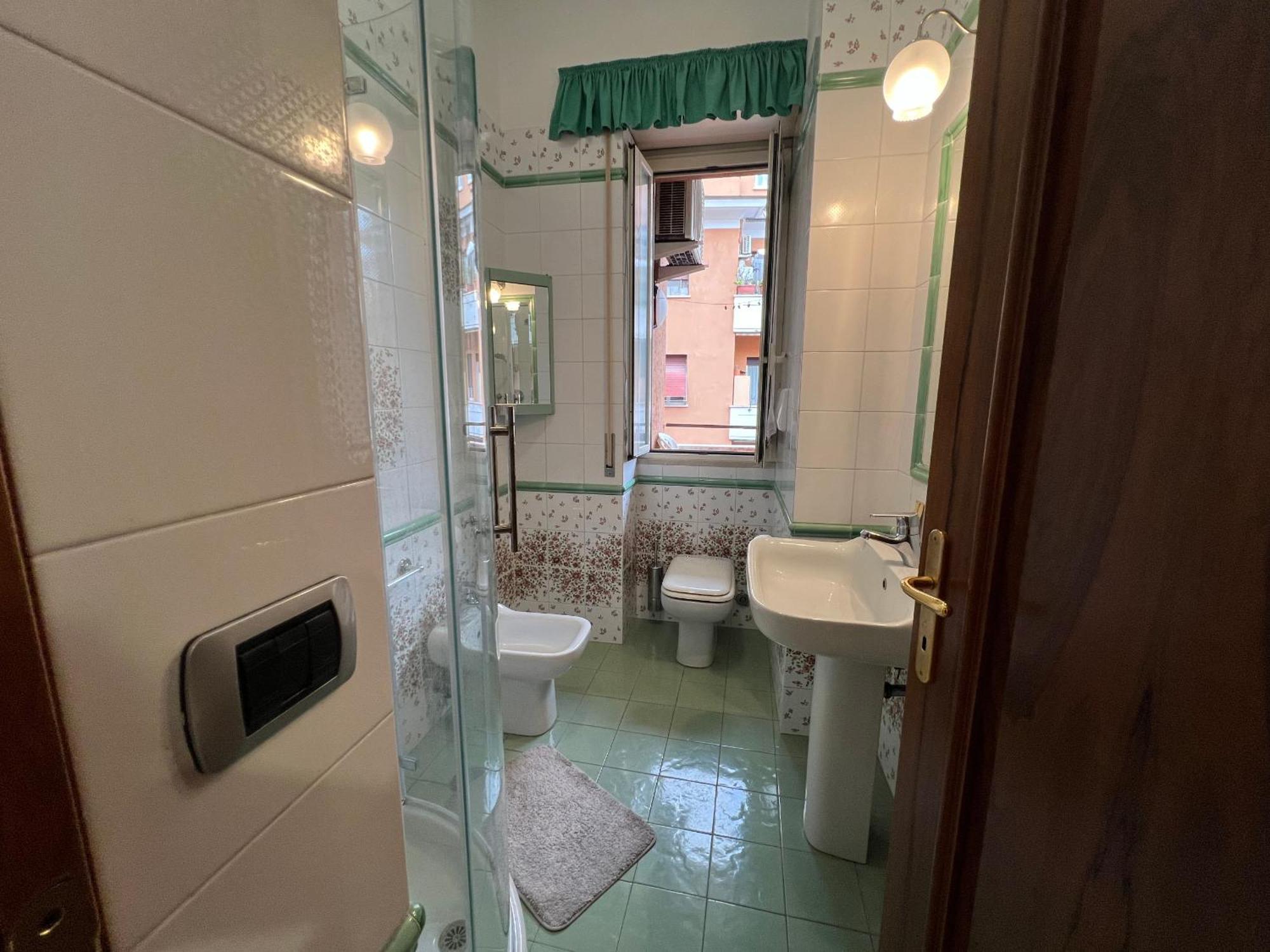 --colosseum 15 Min-- Trastevere, Free Wi-fi & A-c Apartment Rome