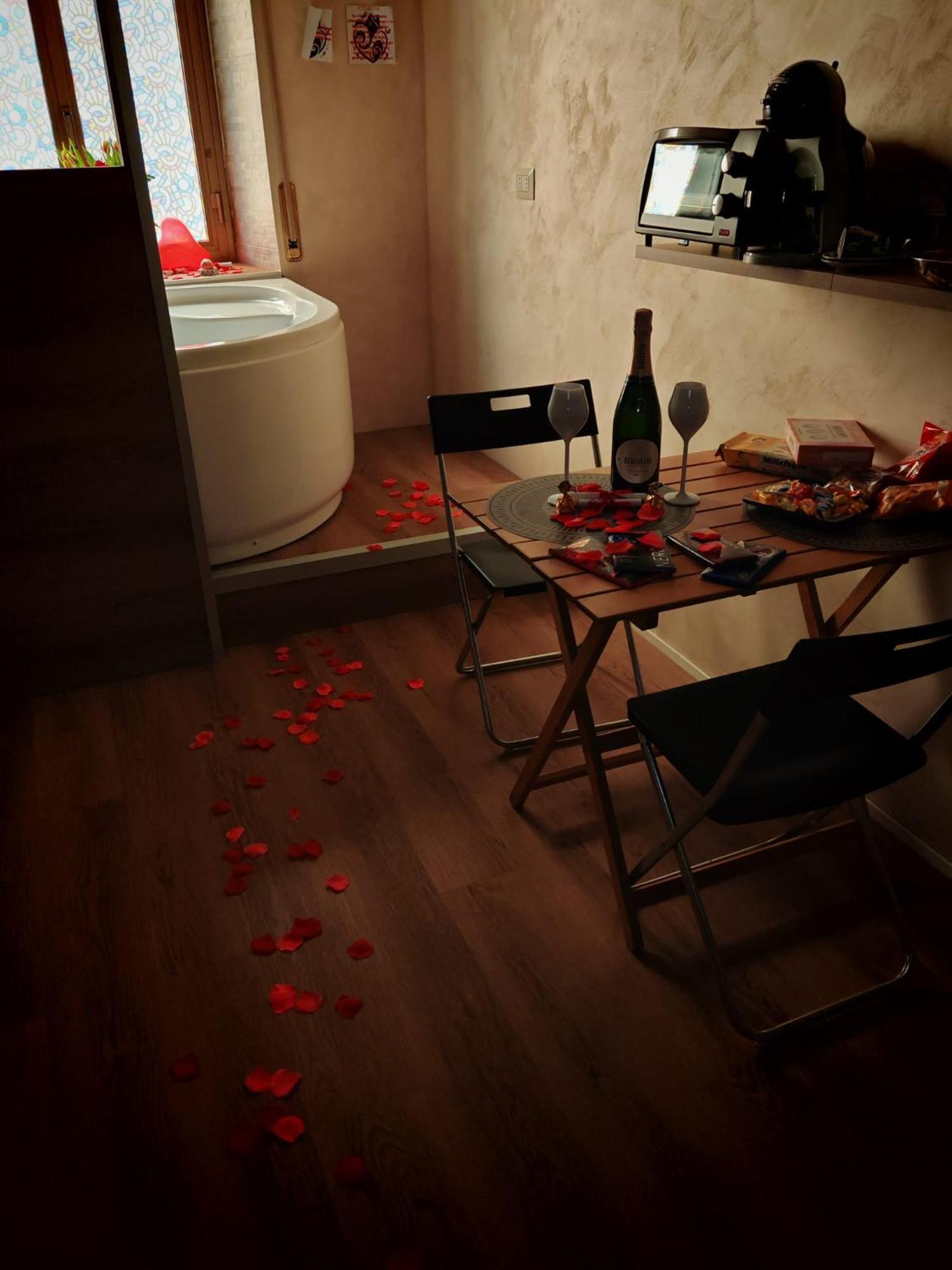 Casa Con Idromassaggio Metro C Alessandrino - San Giovanni E Trenino Laziali-termini -betti House Rome