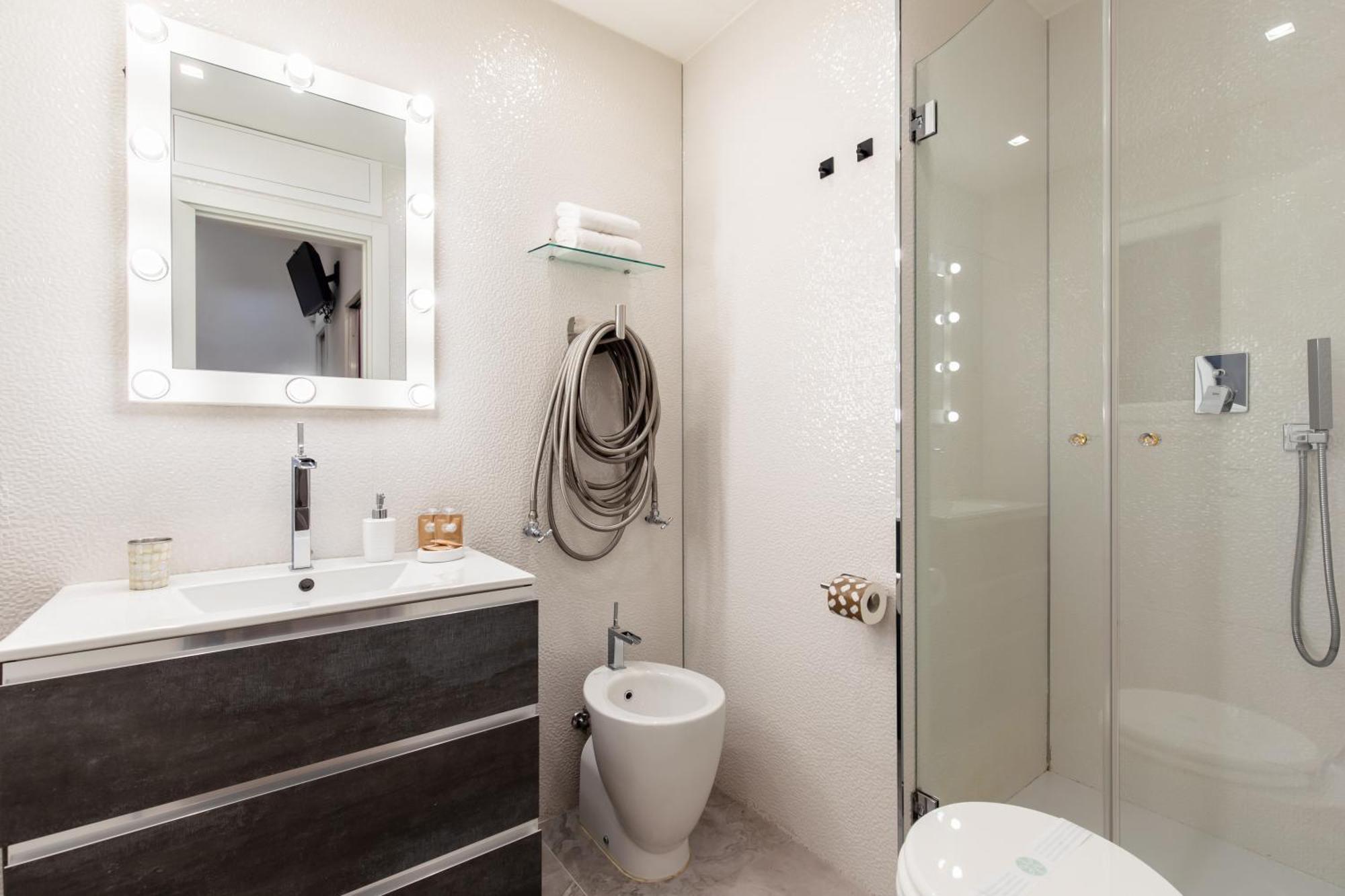 Apartment Dimora Luxe Colosseum With Jacuzzi *