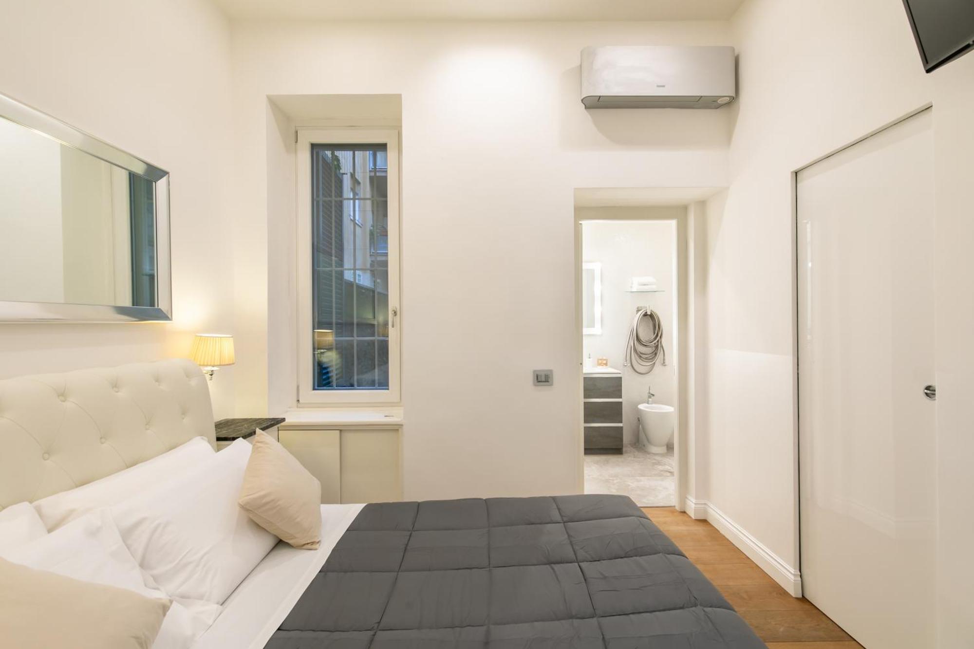 Dimora Luxe Colosseum With Jacuzzi Apartment Rome