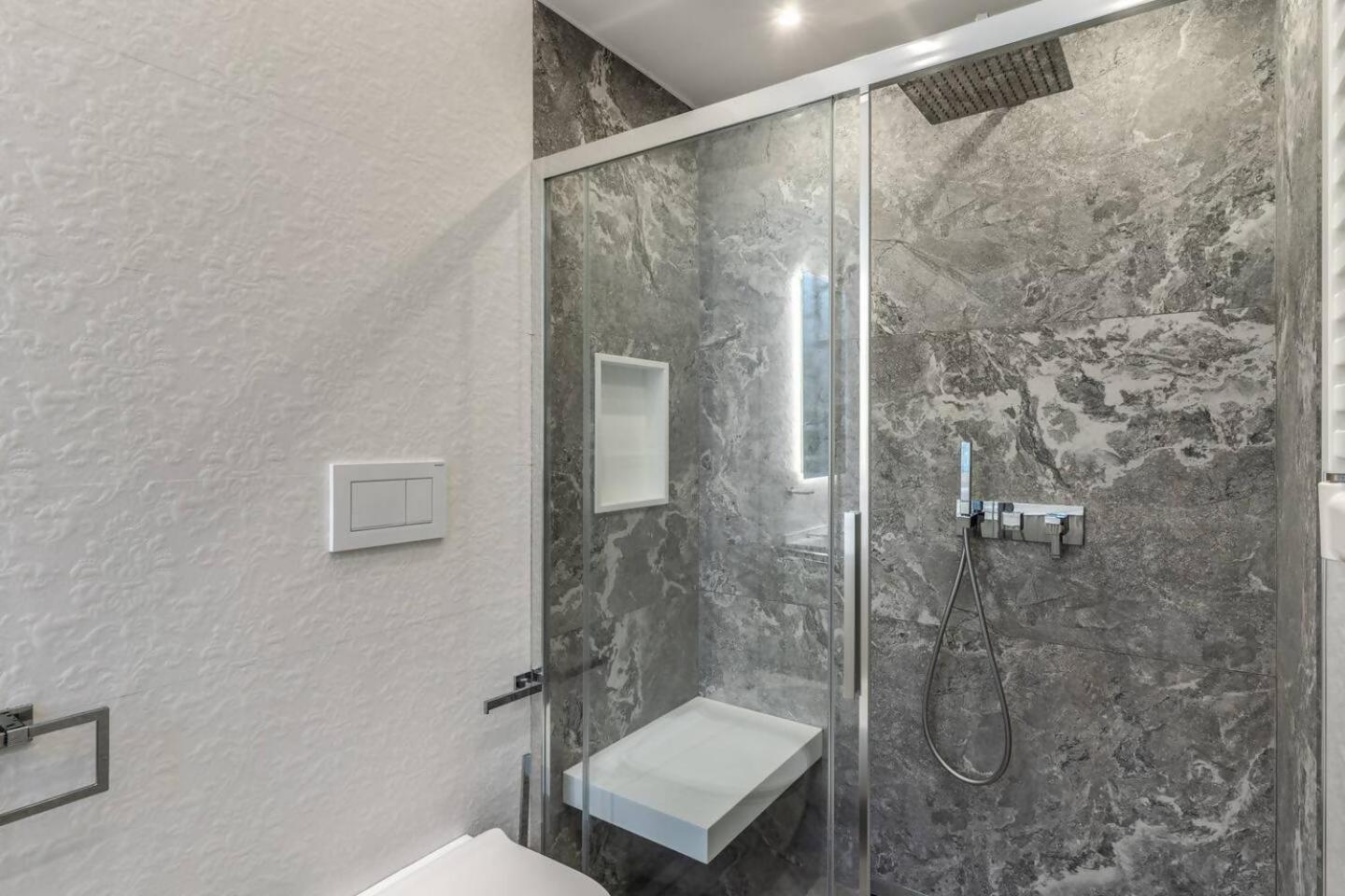 Luxury Flat With Terrace By Historic Center Apartment Rome