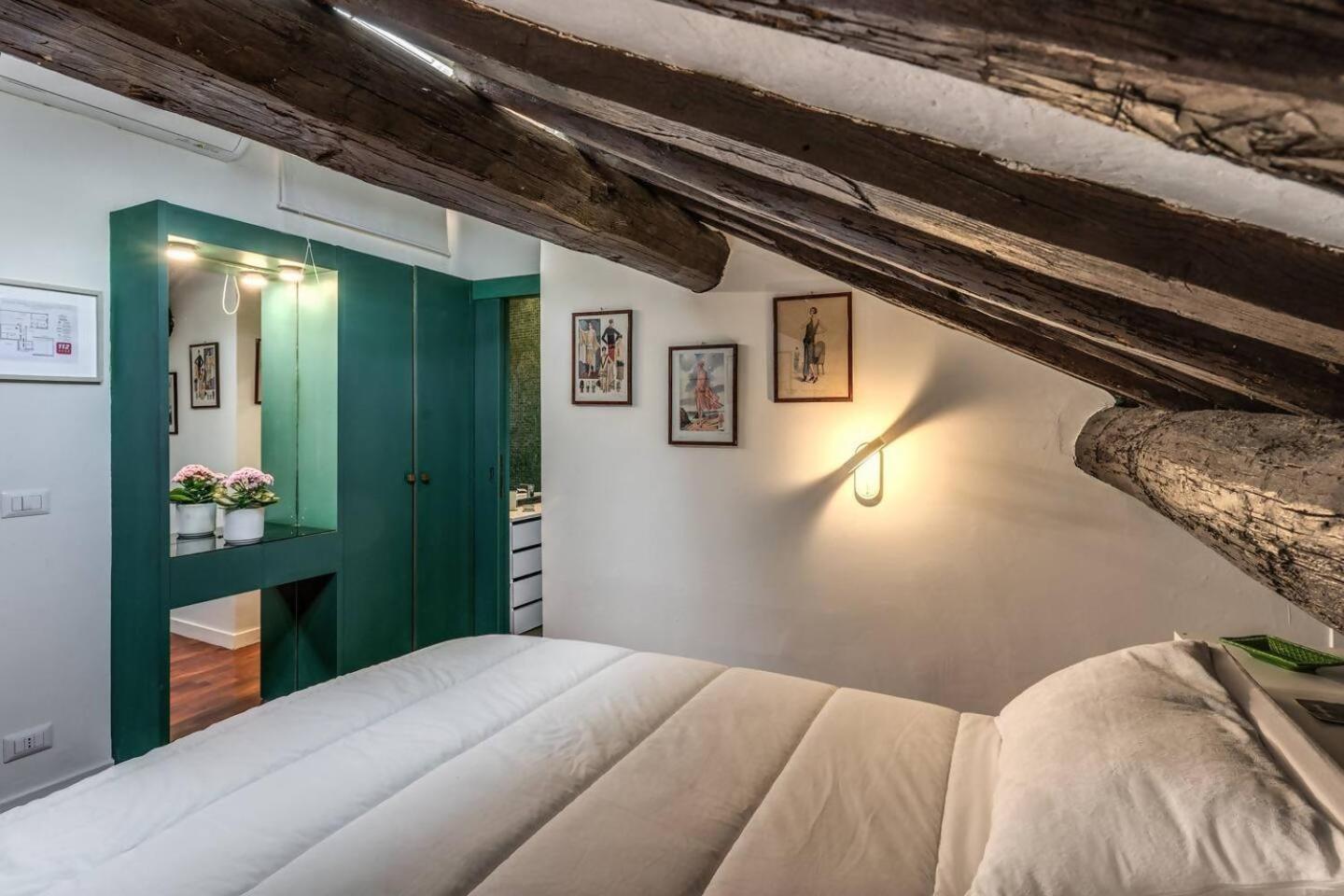Domus In Via Del Corso Rome