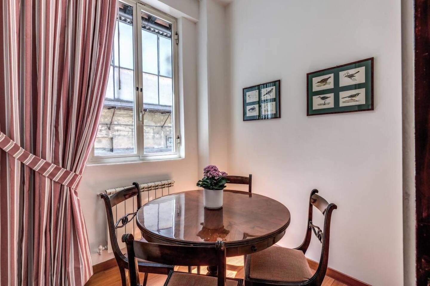 Apartment Domus In Via Del Corso Rome