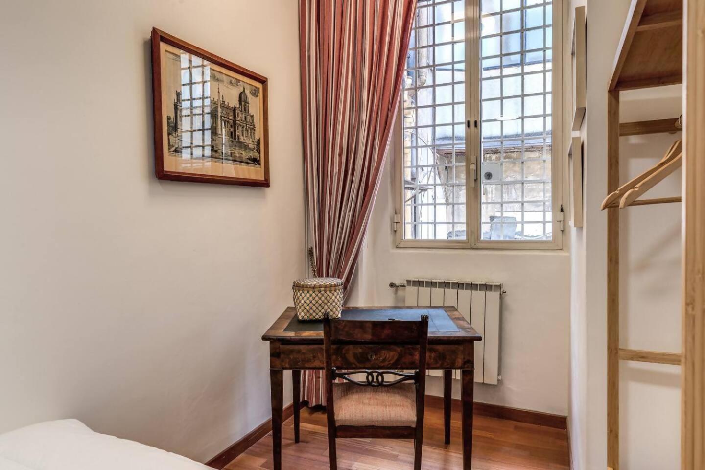 Domus In Via Del Corso Apartment