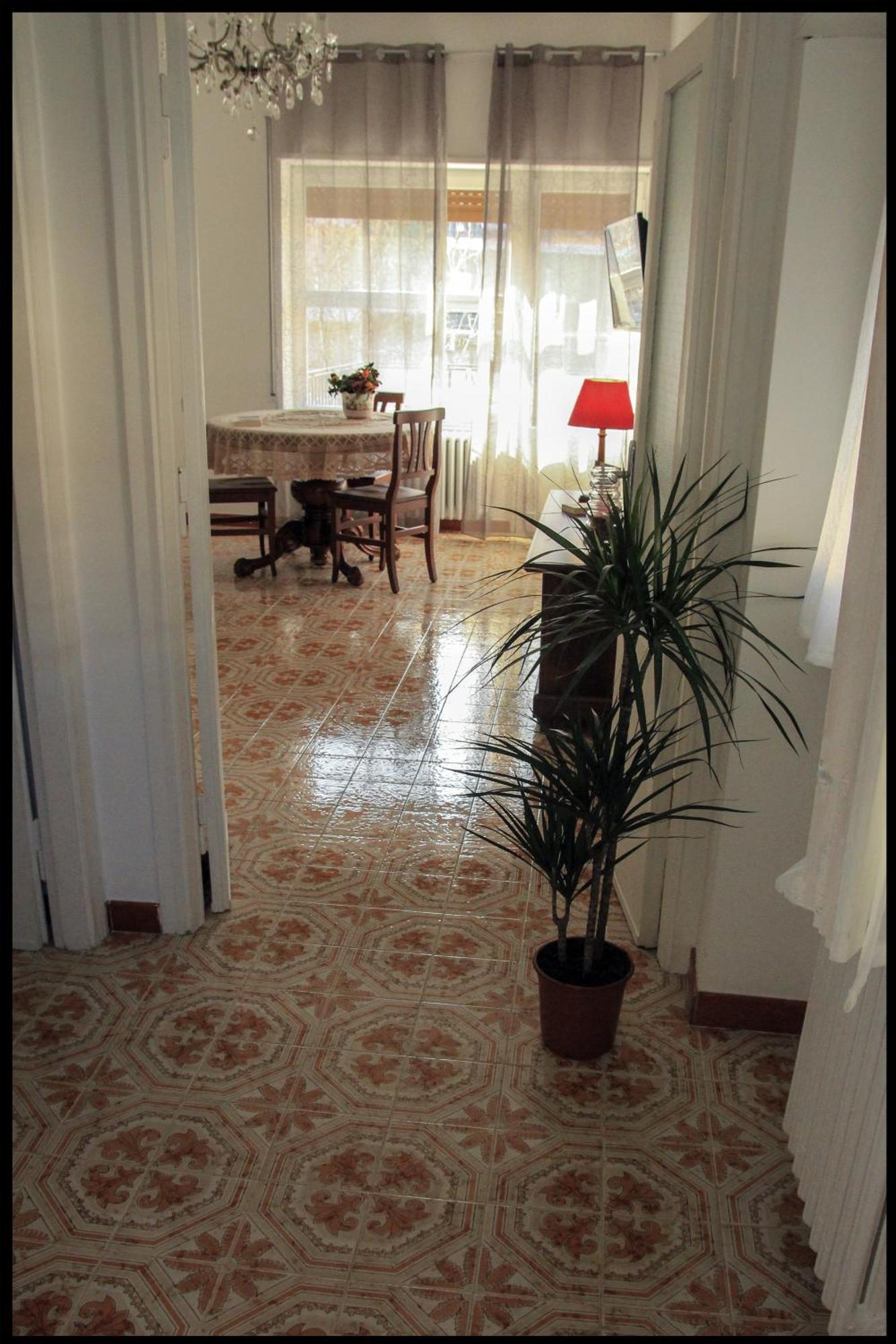 Domus Vacanze - Qui Staremo Bene * Rome