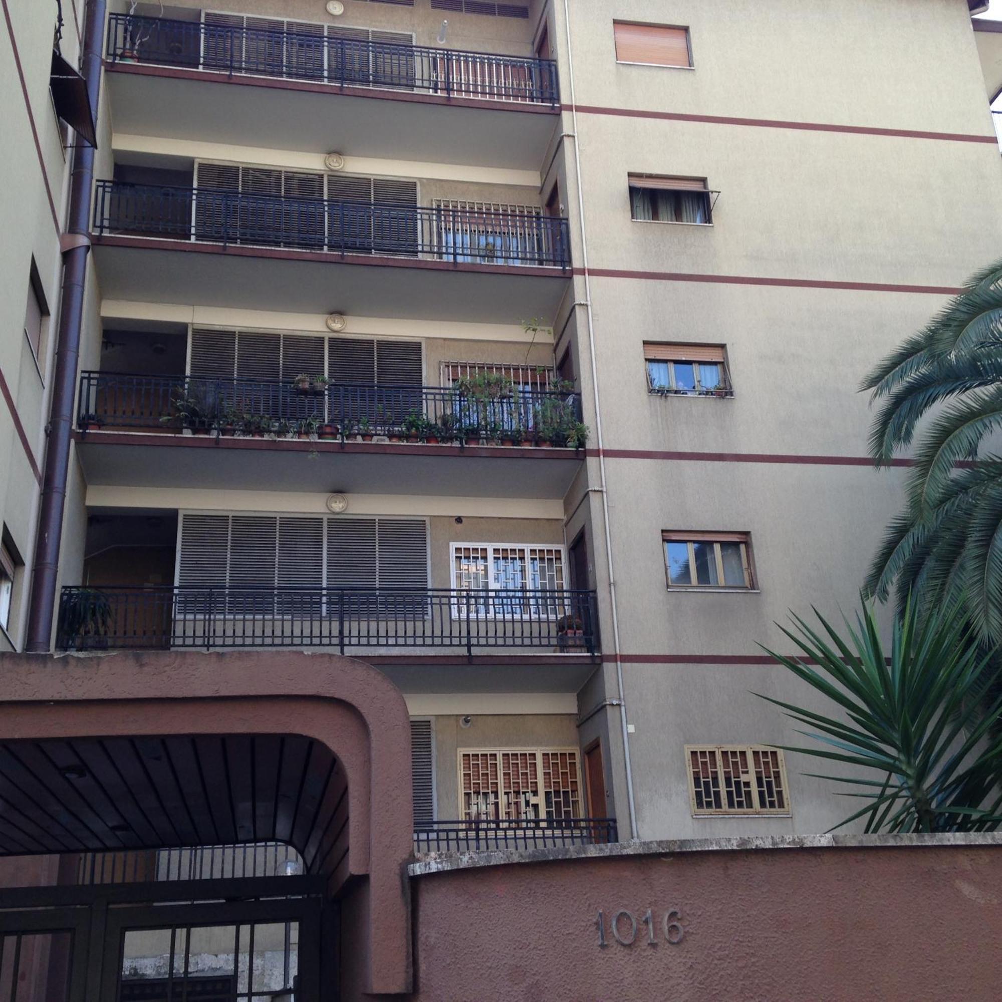 Domus Vacanze - Qui Staremo Bene Apartment *