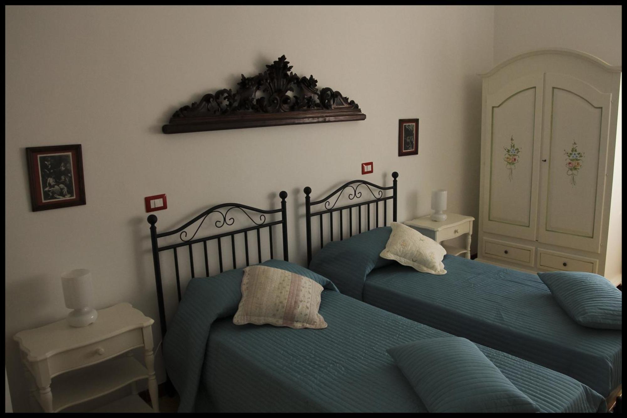 Domus Vacanze - Qui Staremo Bene * Rome