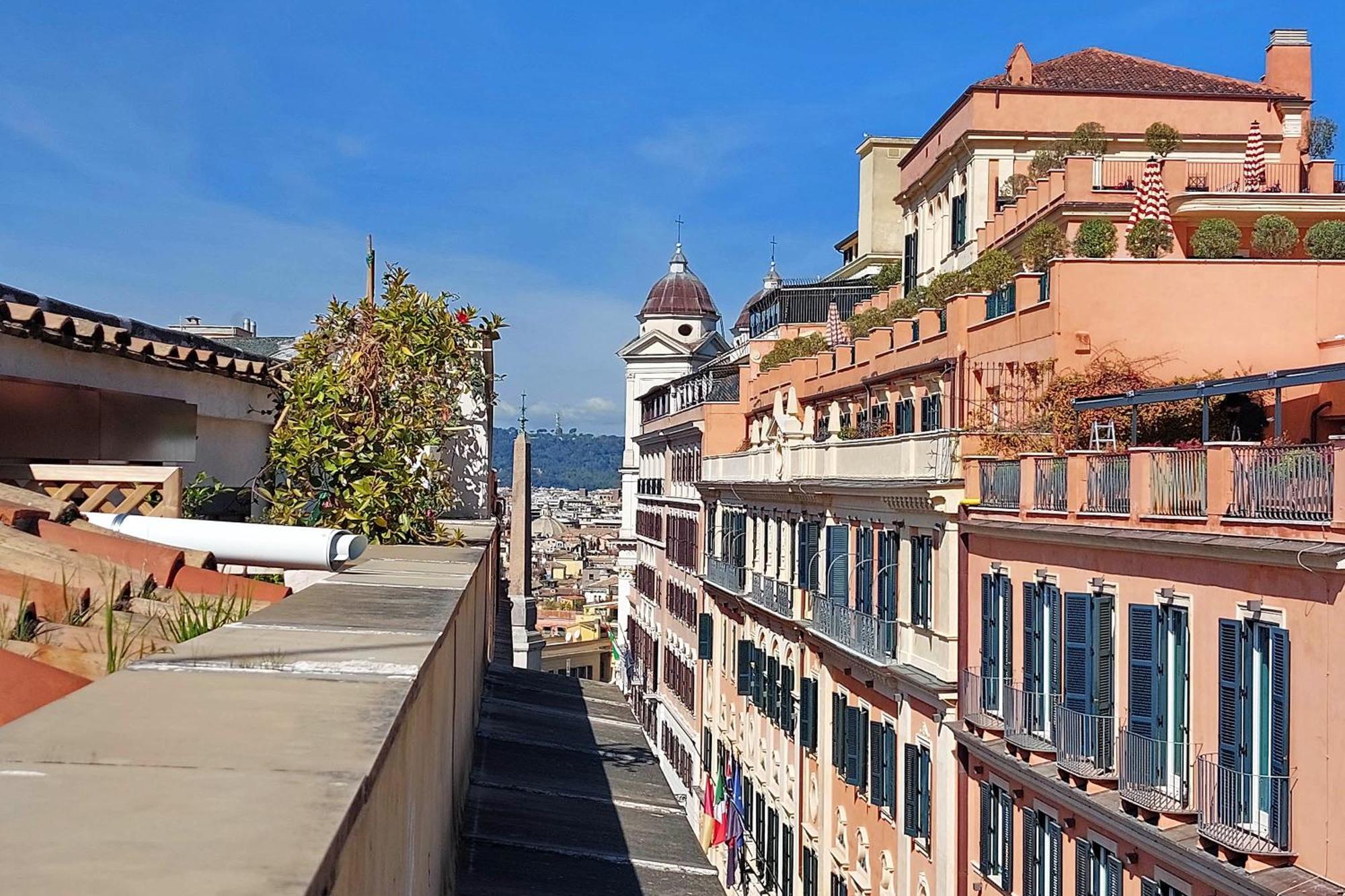 Lovely Via Sistina Apartment Rome
