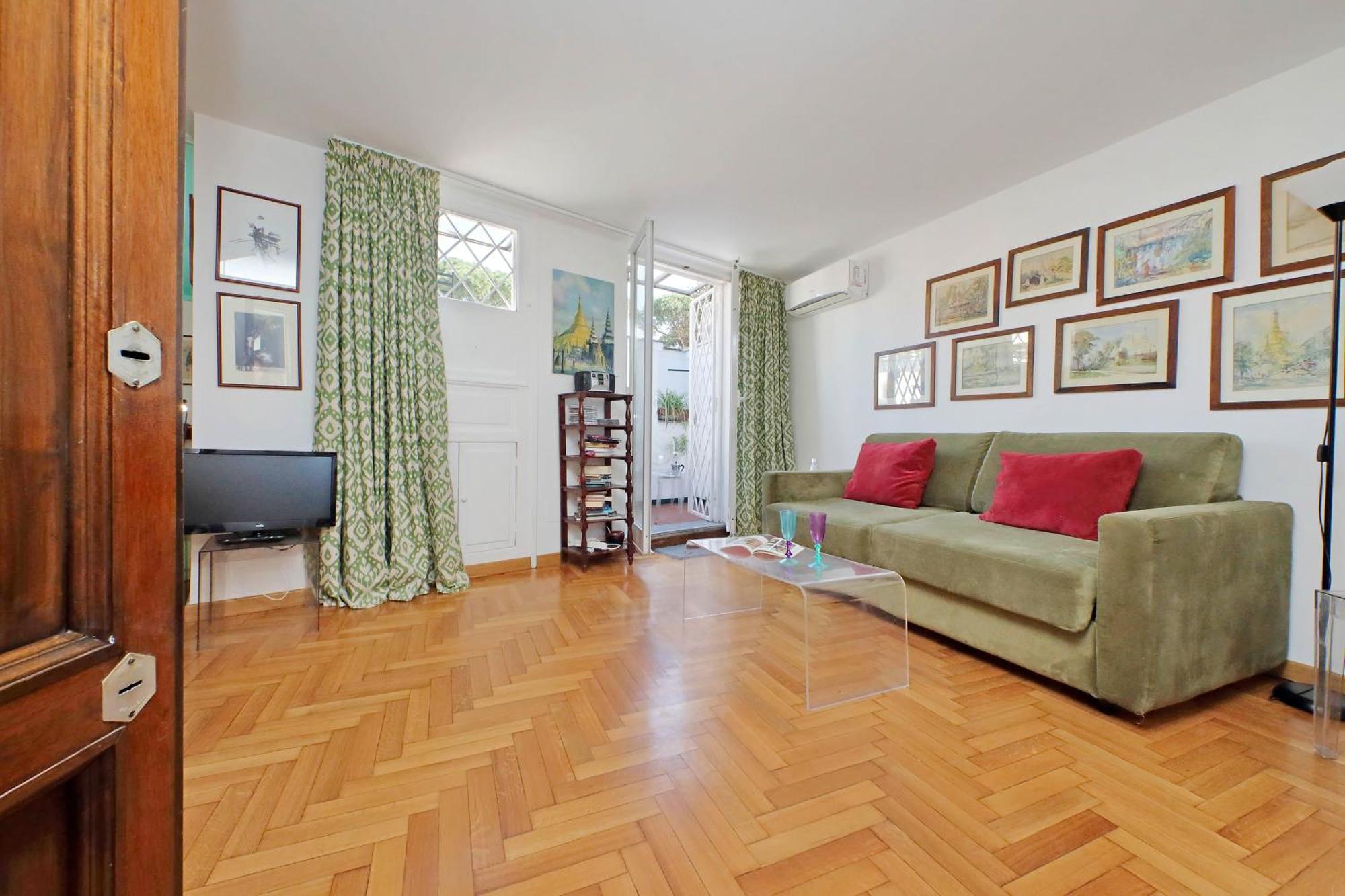 Lovely Via Sistina Rome