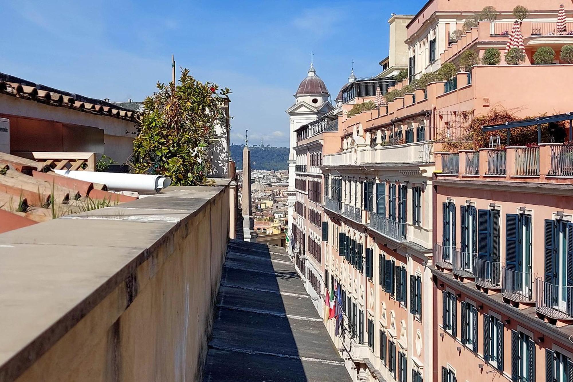 Lovely Via Sistina Apartment