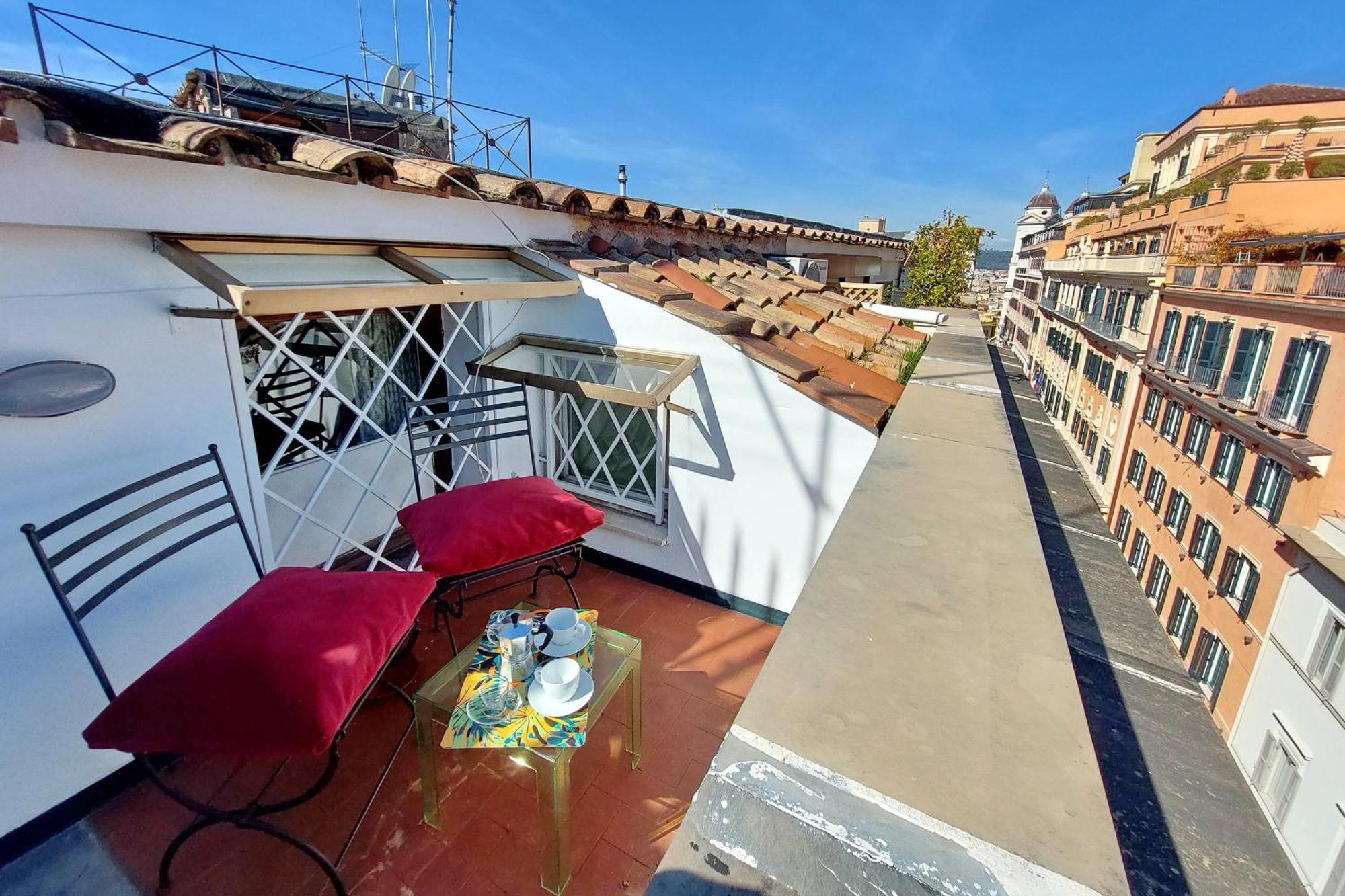 Lovely Via Sistina Apartment Rome