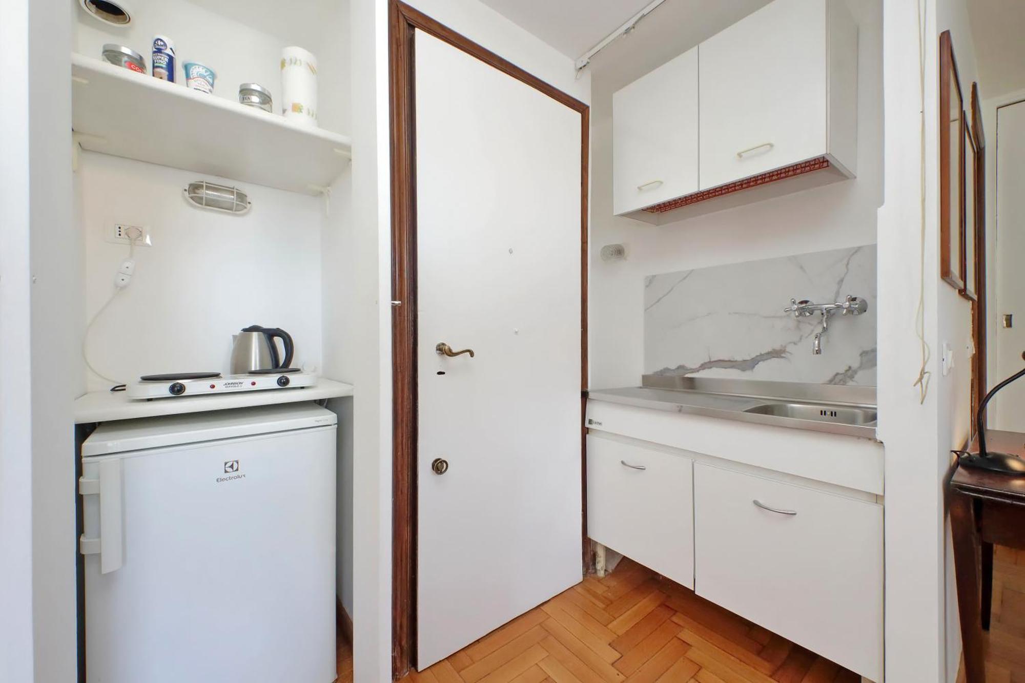 Lovely Via Sistina Apartment Rome