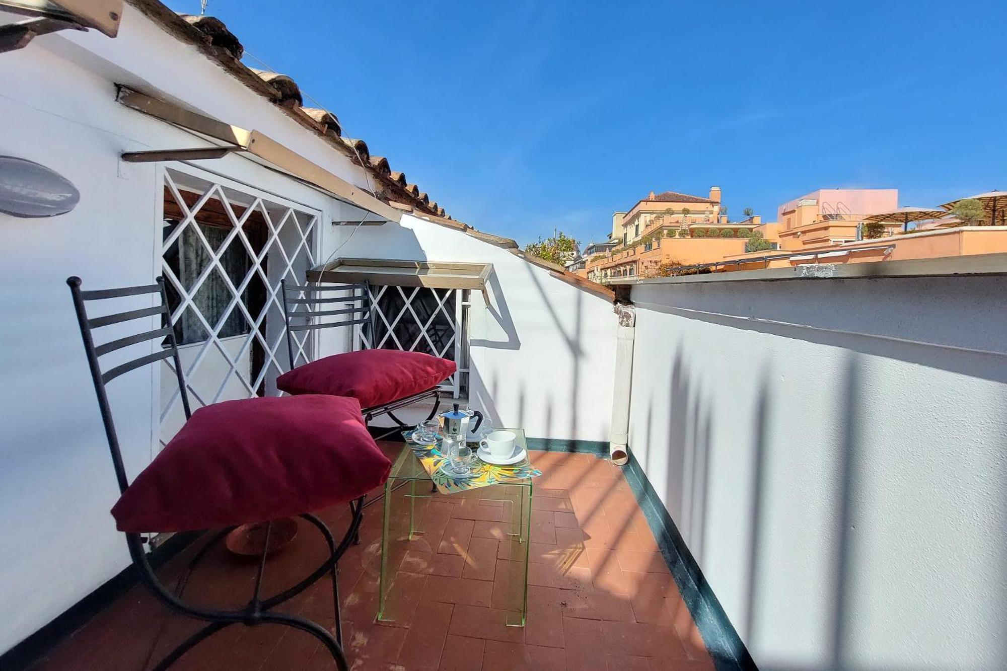 Lovely Via Sistina Apartment