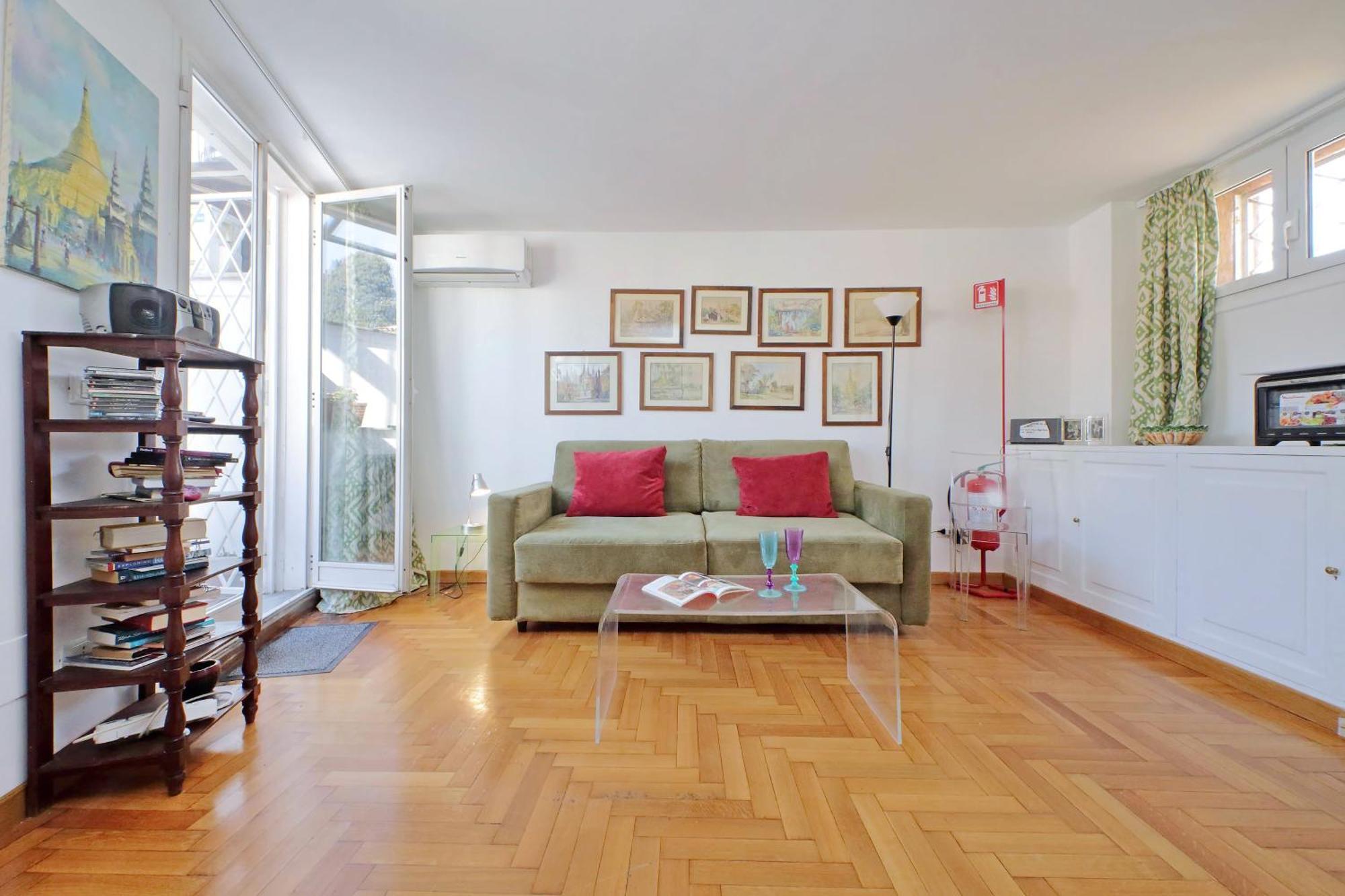Lovely Via Sistina Apartment Rome