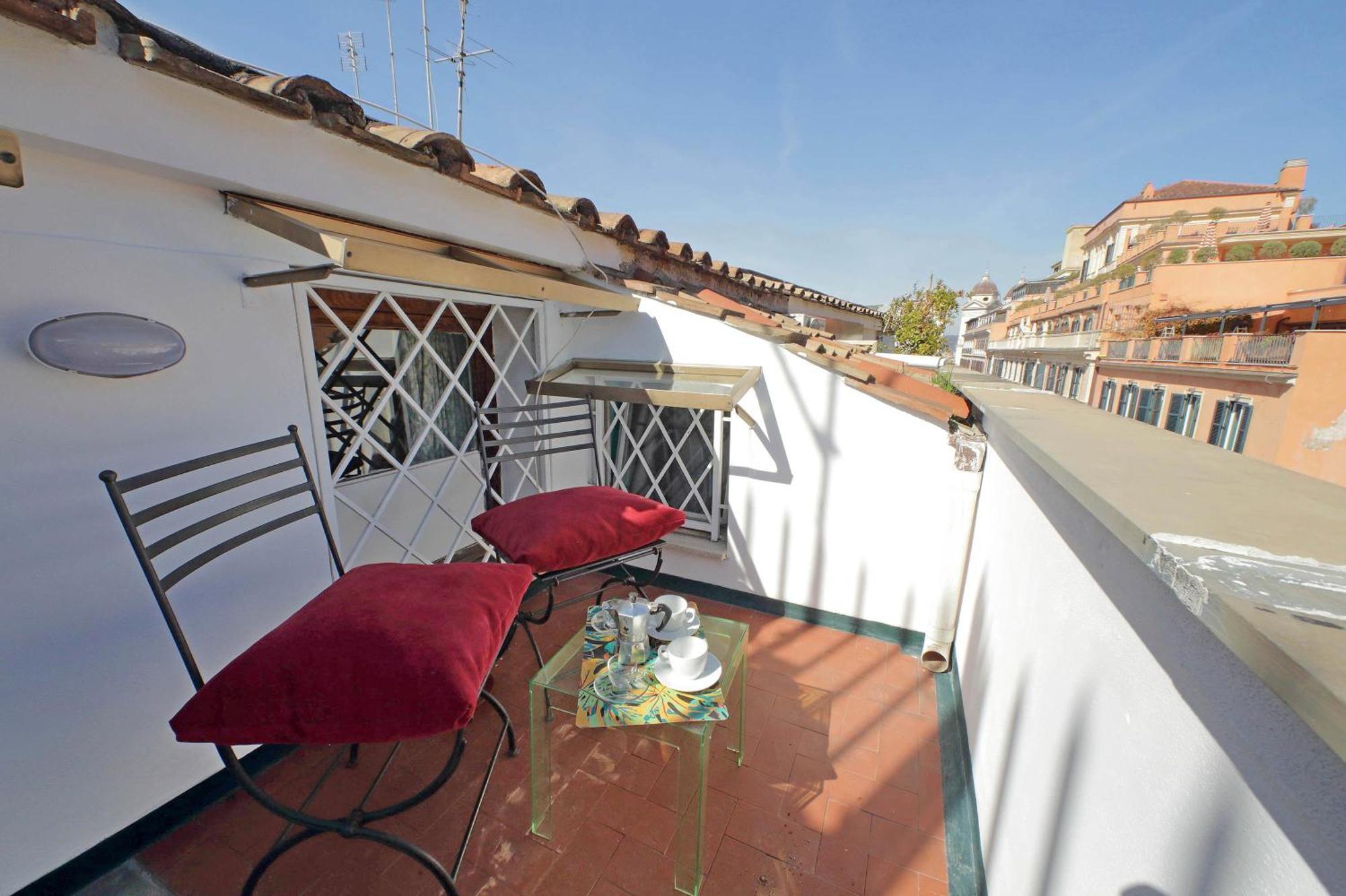 Lovely Via Sistina Apartment