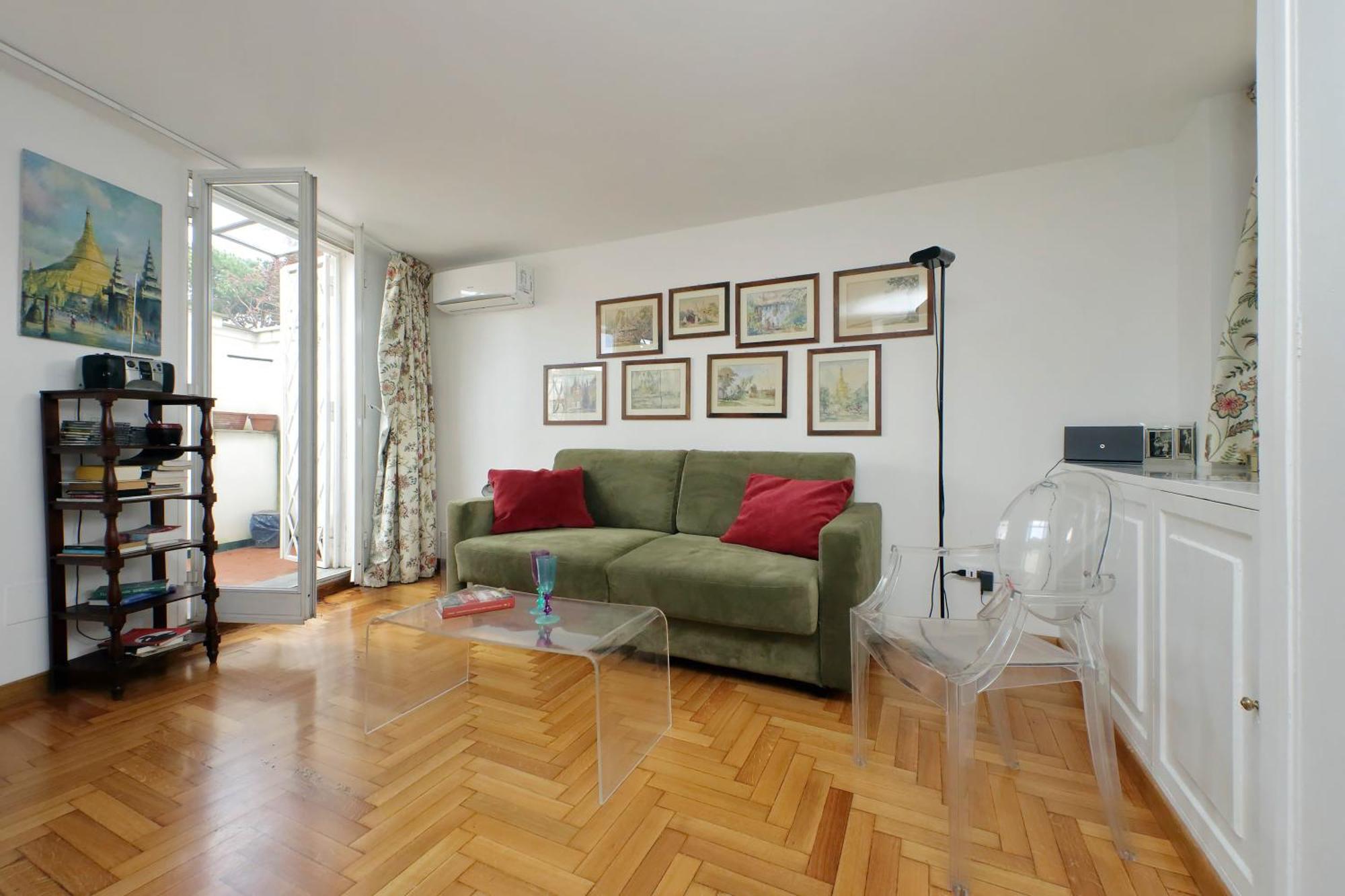 Lovely Via Sistina Apartment