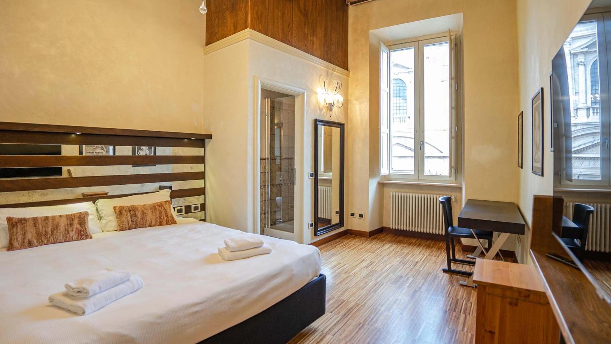 Piazza Venezia Charming With View Apartment