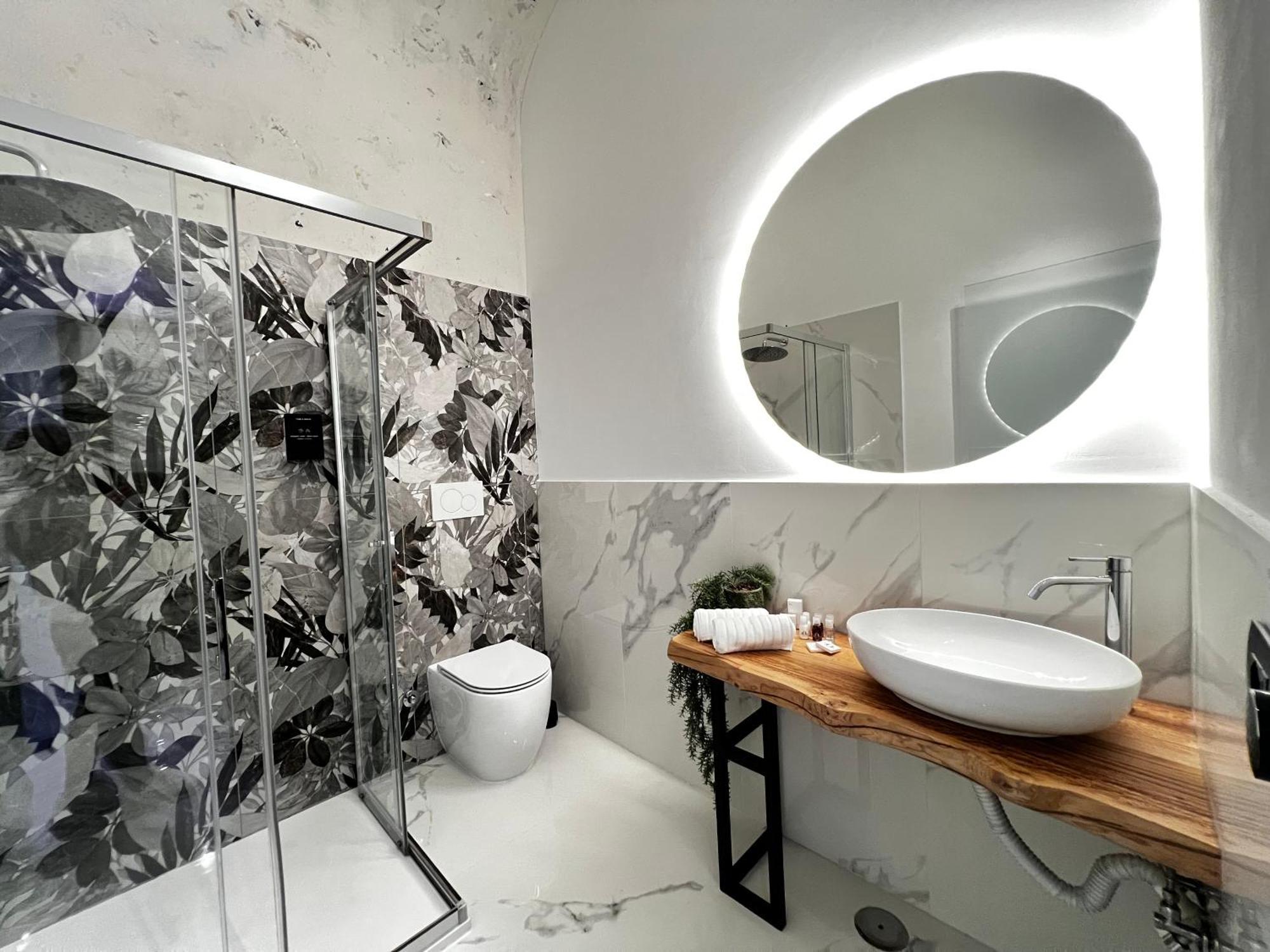 Affittacamere Ese Luxury Spa Suites - Elegant Jacuzzi Suite, Quiet&Central *