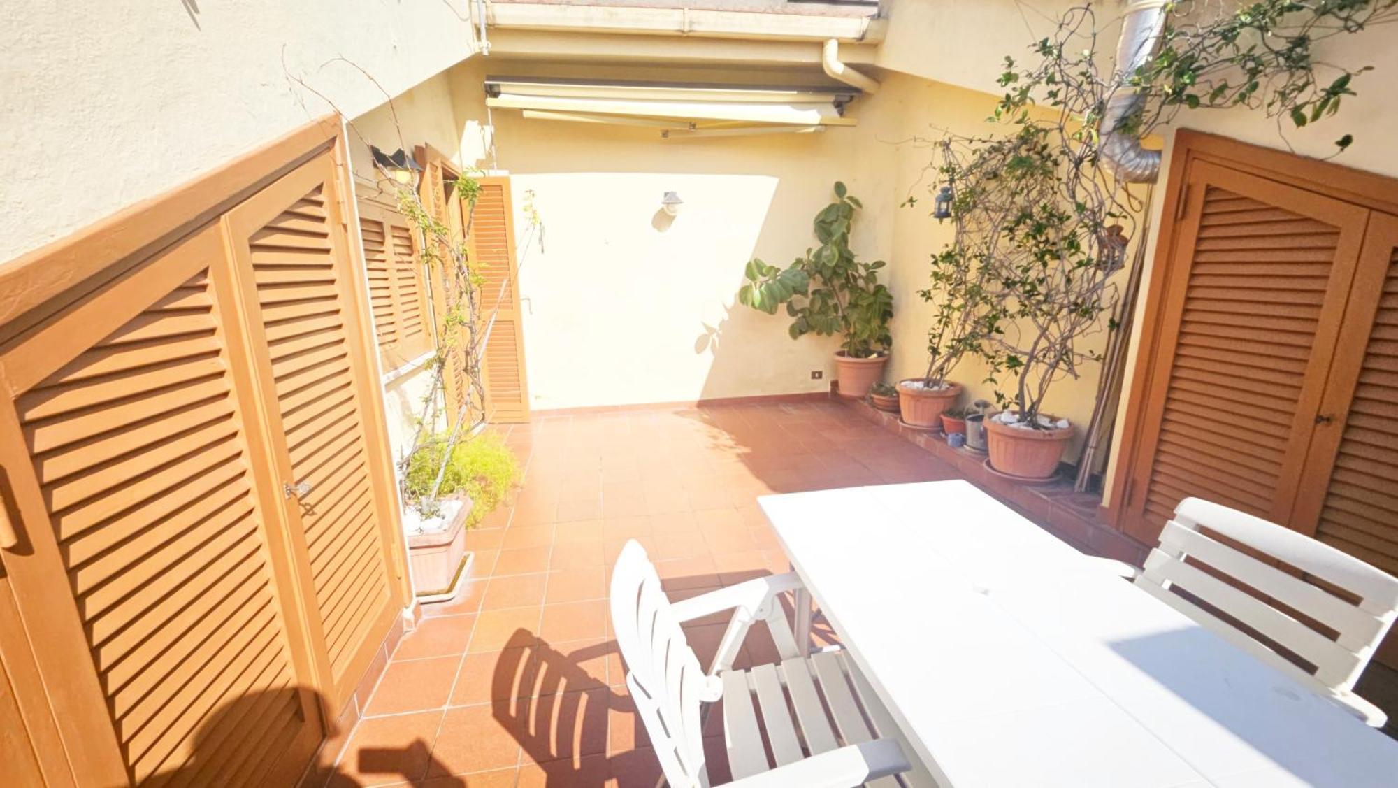 Apartment Cozy Little Penthouse With Terrace In Rome