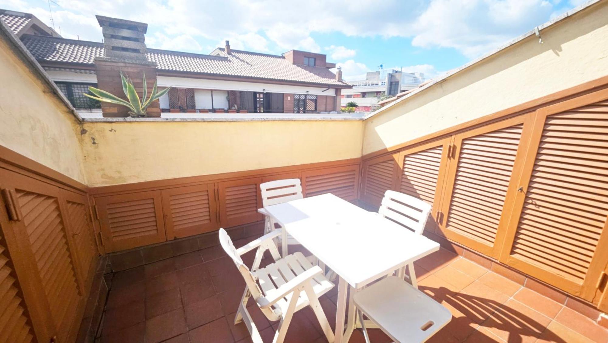 Apartment Cozy Little Penthouse With Terrace In Rome Rome