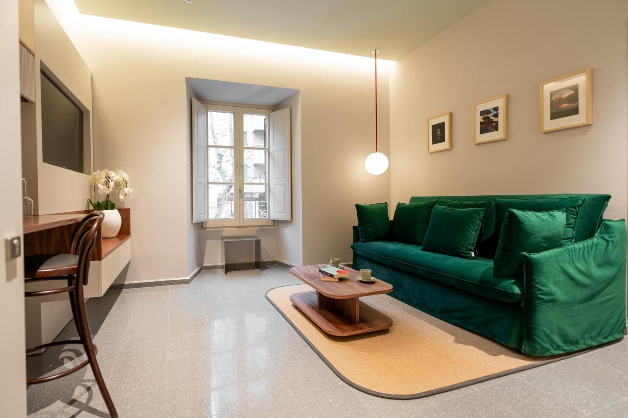 Luxury Near Colosseum Apartment *