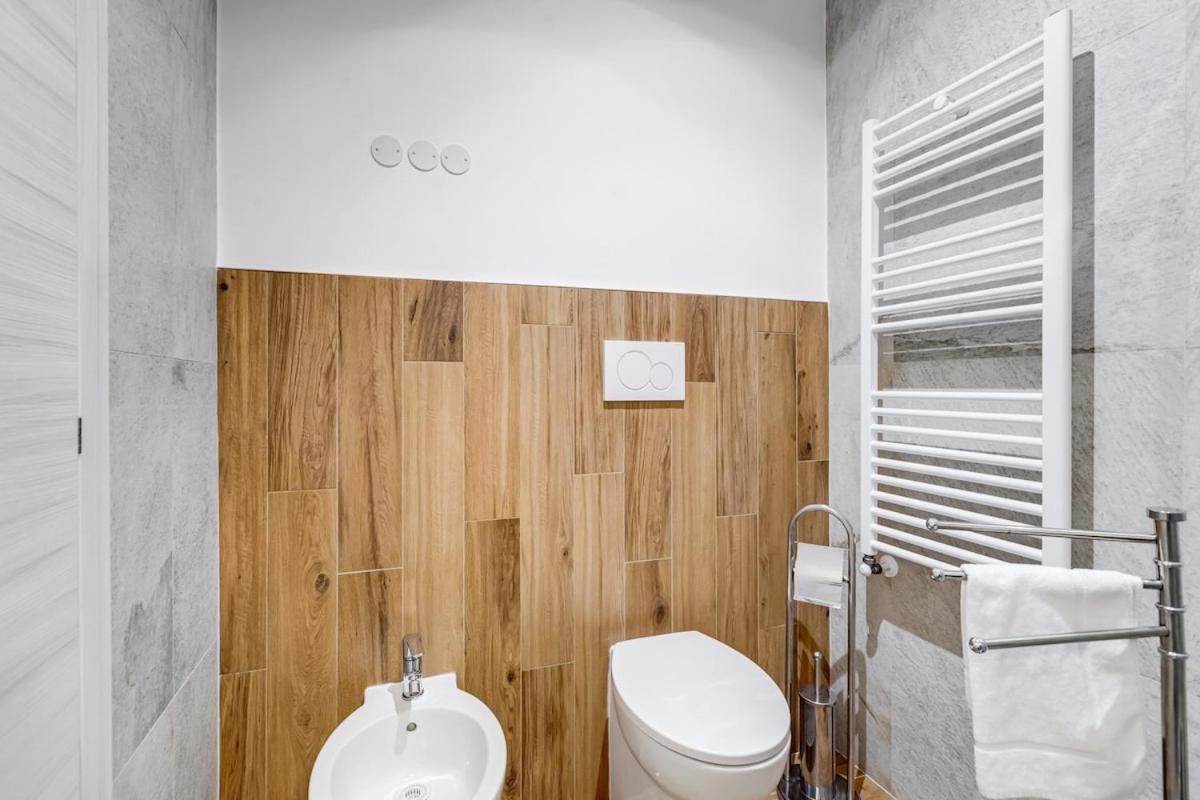 Bdc - Majestic 4-bdr In Termini Apartment