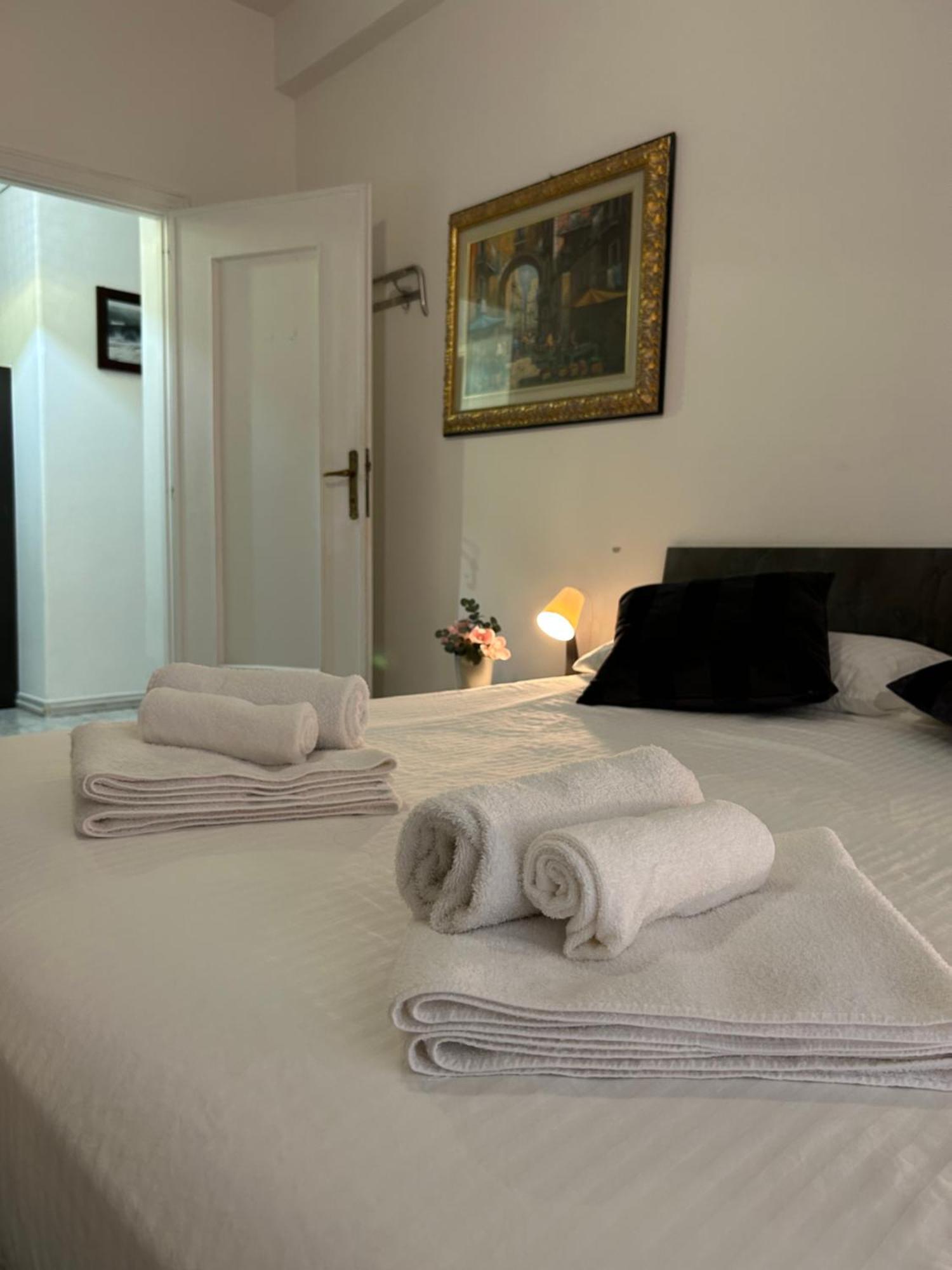 Candelor's House - & Garden In Gianicolense *