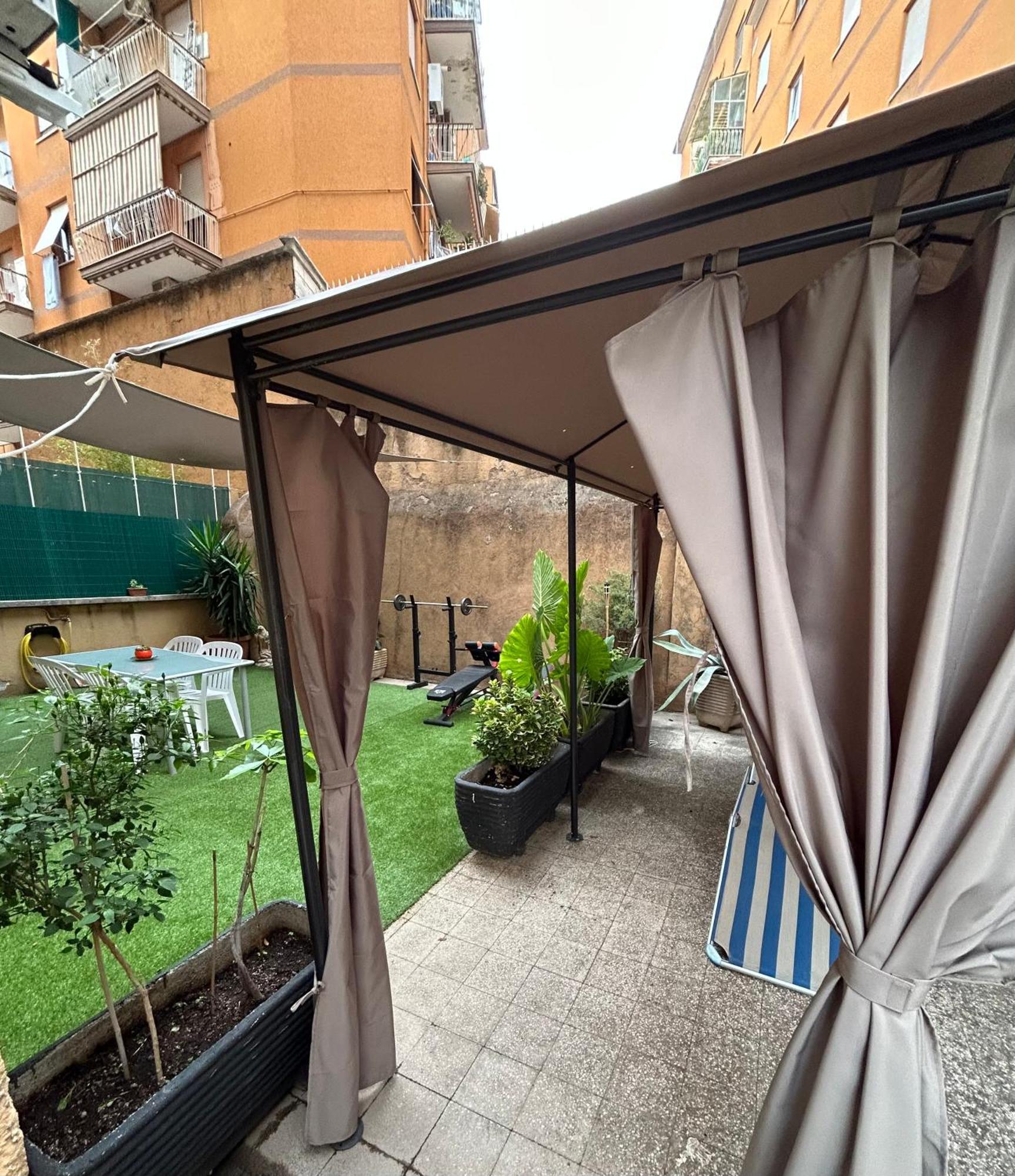 Apartment Candelor's House - & Garden In Gianicolense