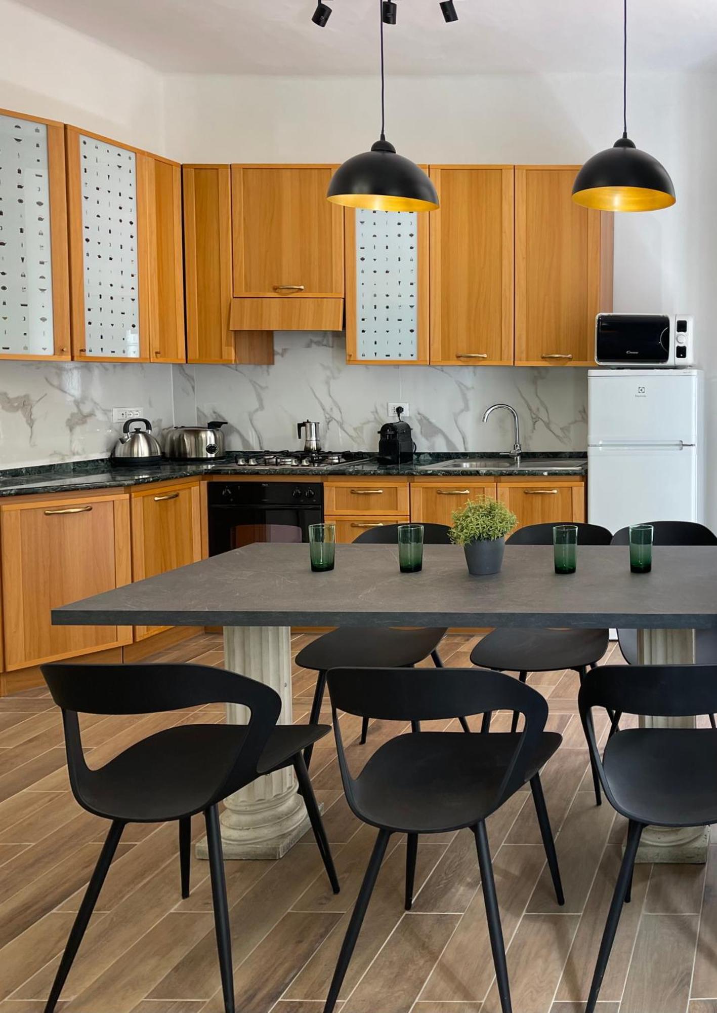 Avocado House - Cozy In The Heart Of