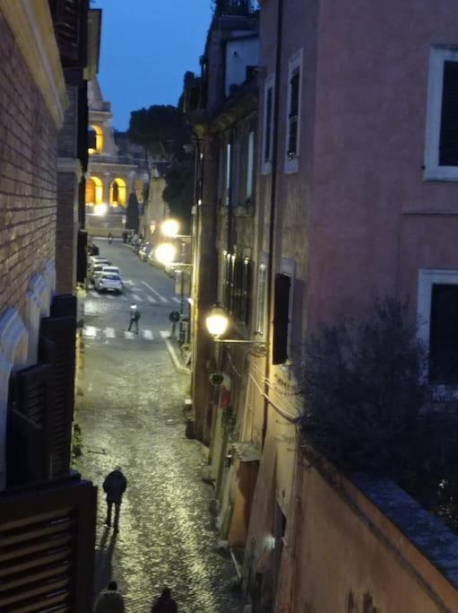 Apartment Loft Colosseo, In Center Rome
