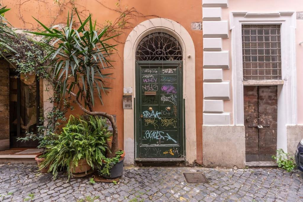 Vicolo Leopardo Trastevere Apartment Rome