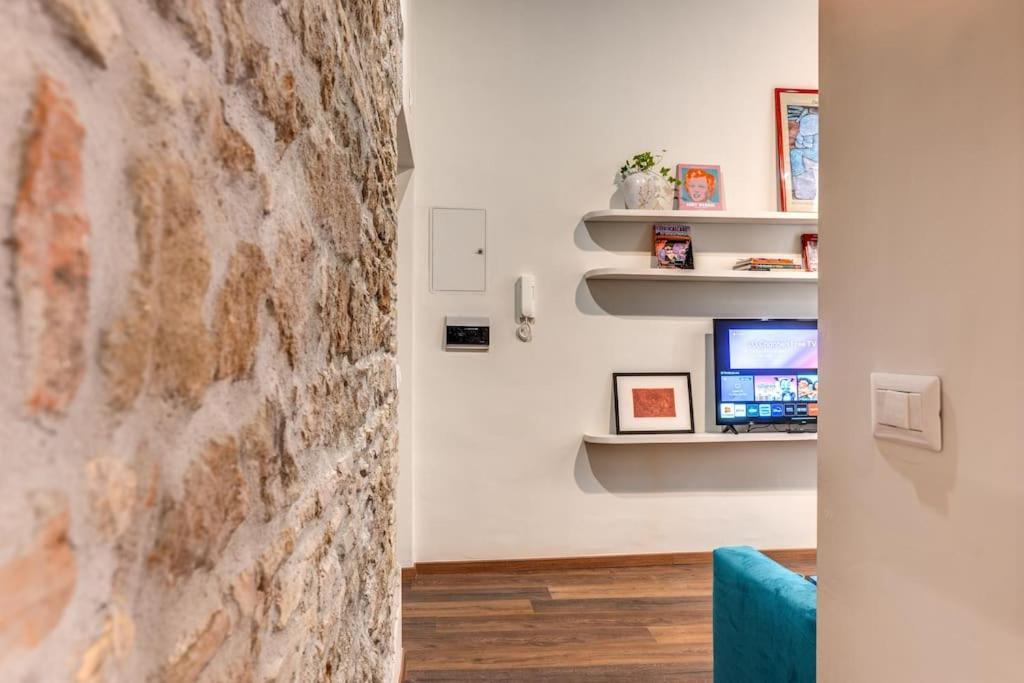 Apartment Vicolo Leopardo Trastevere Rome