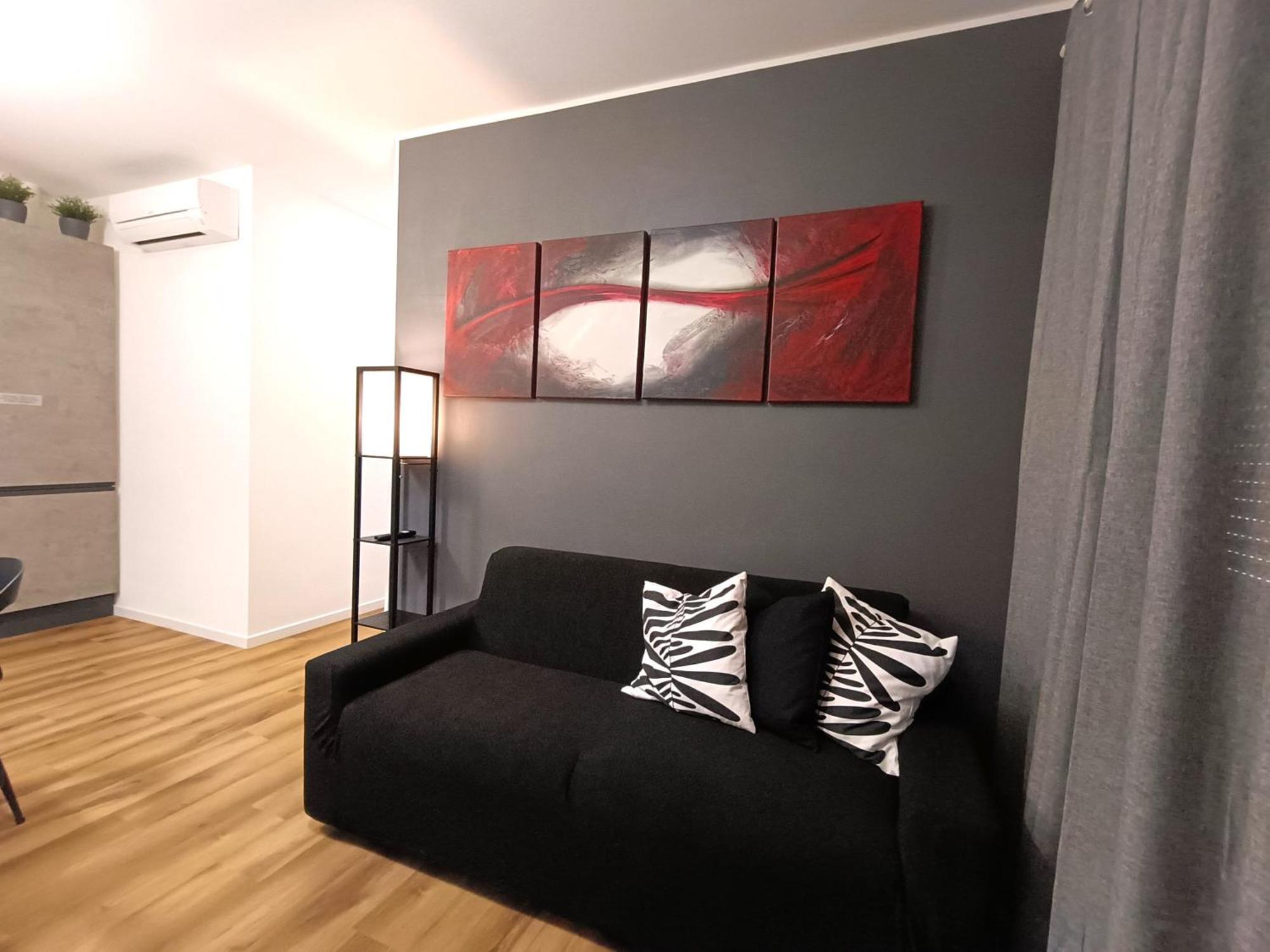Ancient Colosseum Modern And Bright Apartment