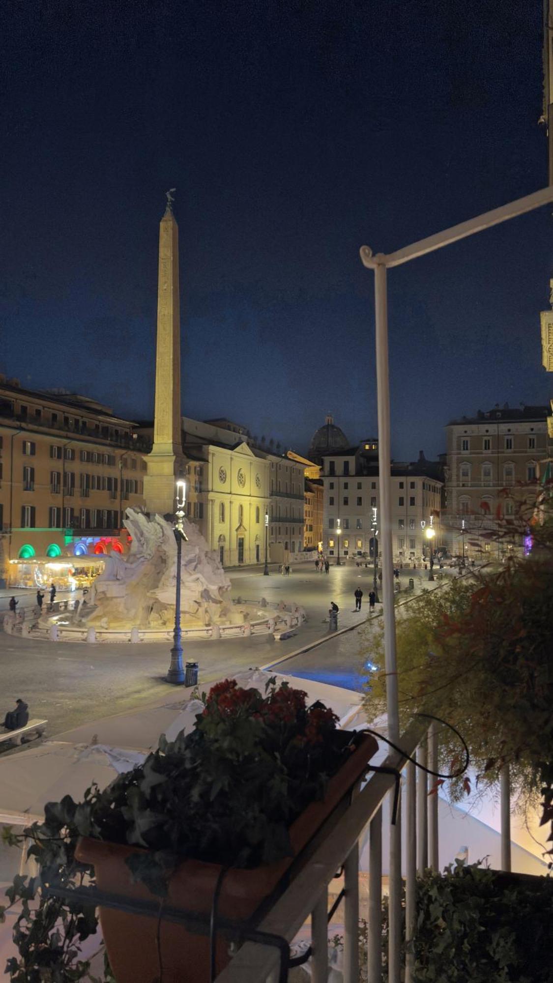 Apartment Piazza Navona Balcony Caden Rome