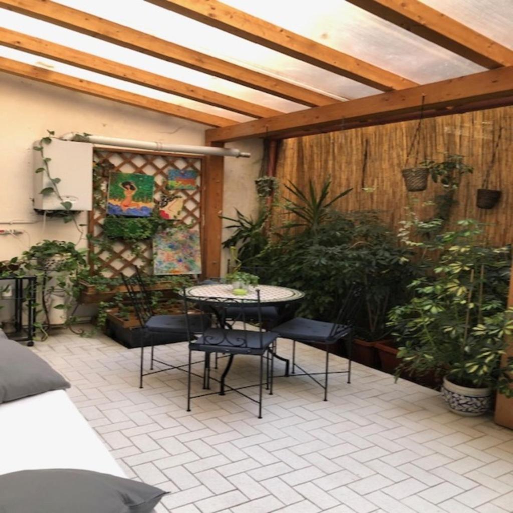 Elly's Loft Apartment *
