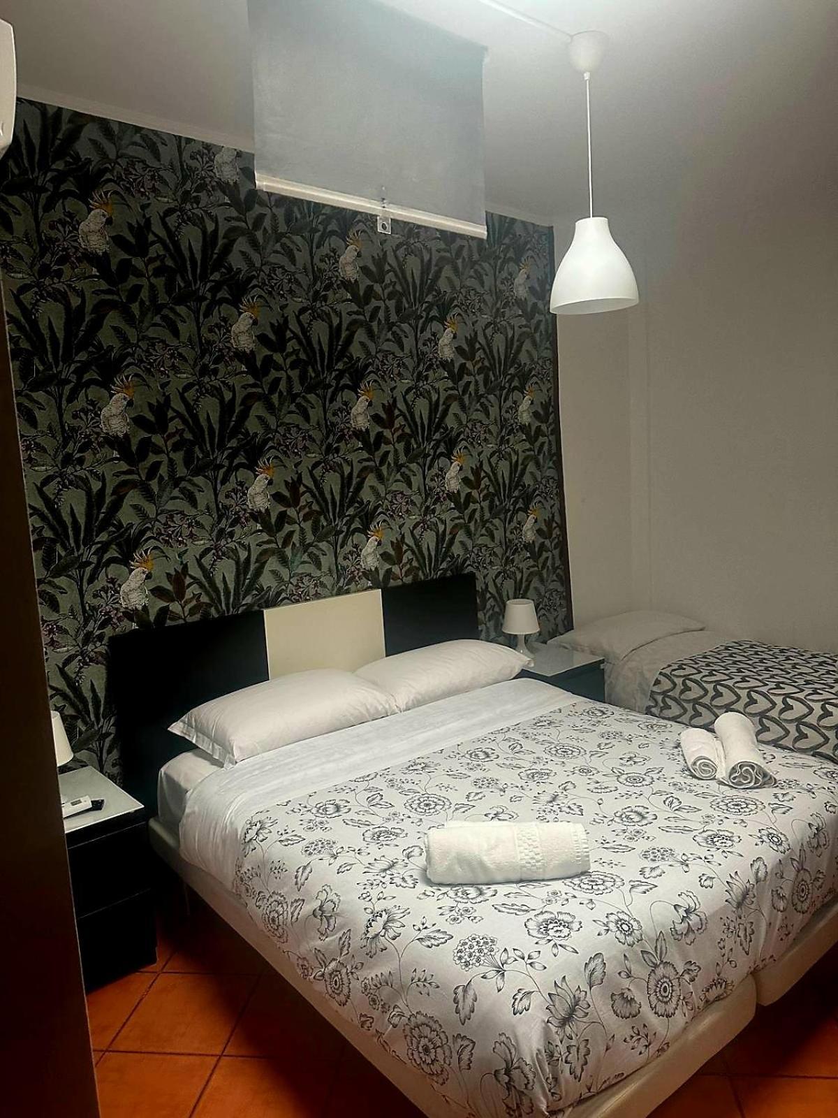 Happy House Guest house *
