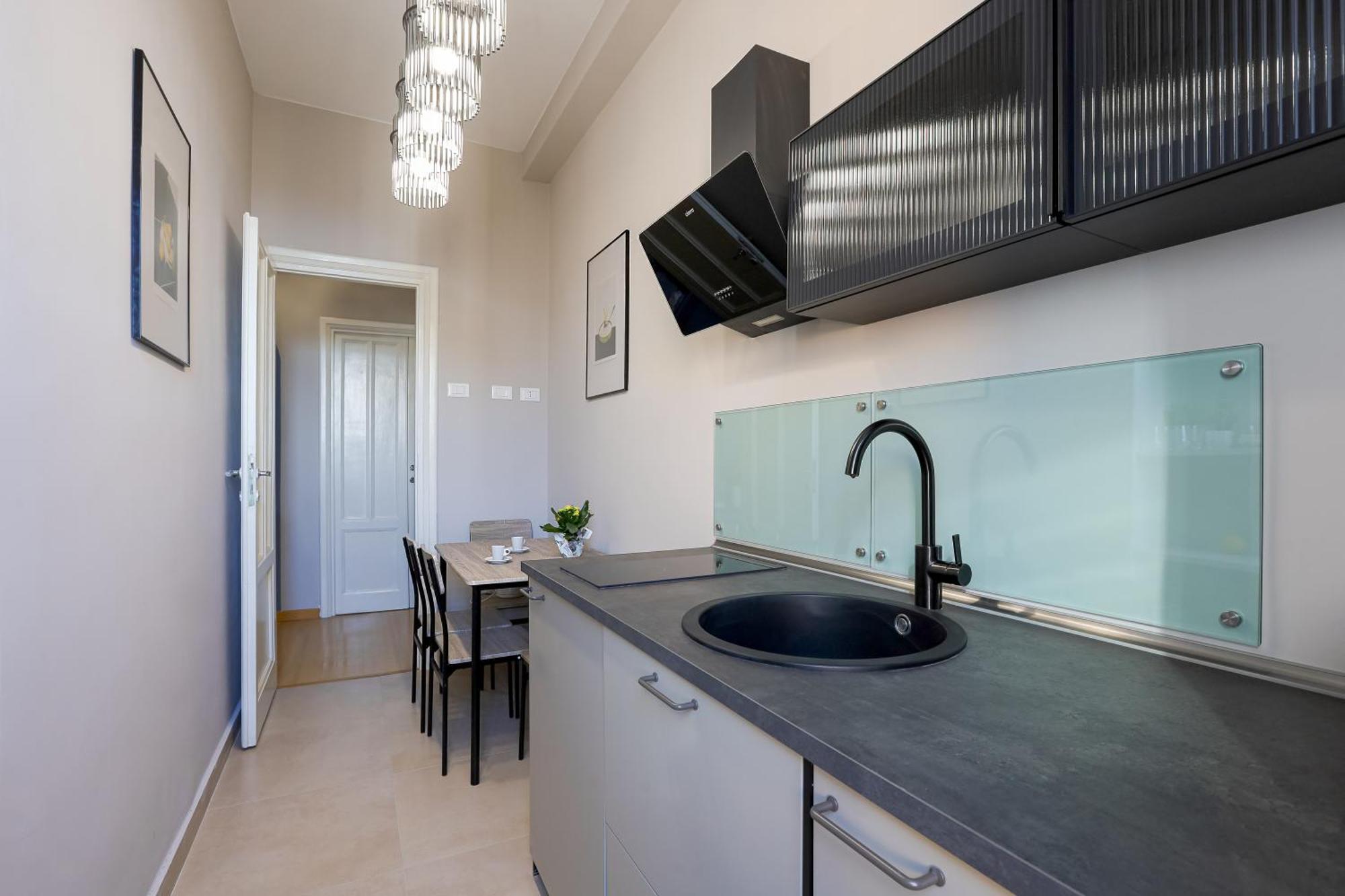 Piramide Deluxe Apartment *