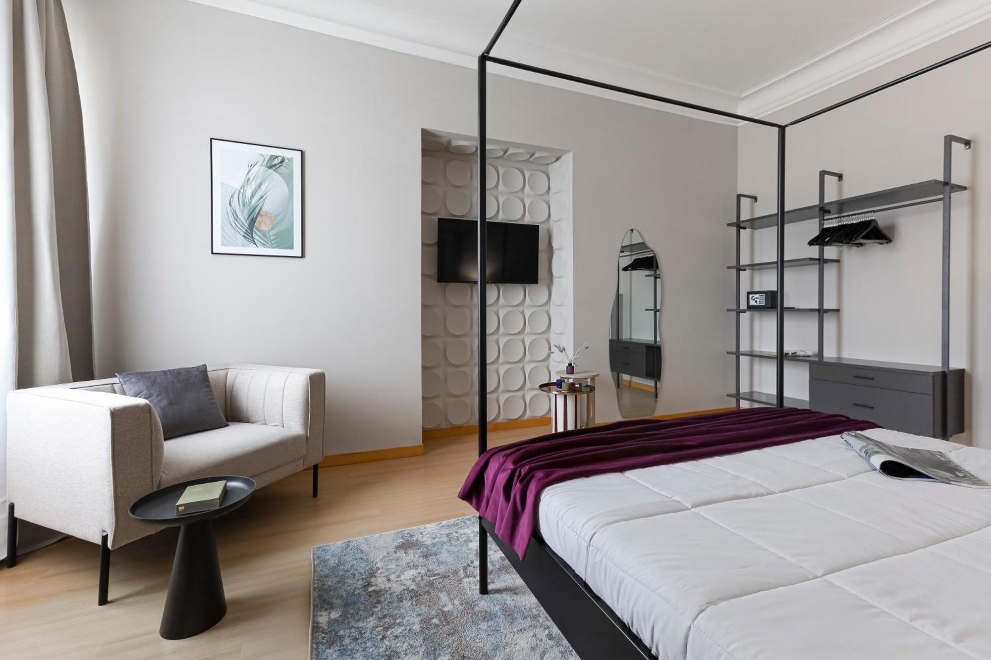 Piramide Deluxe Apartment