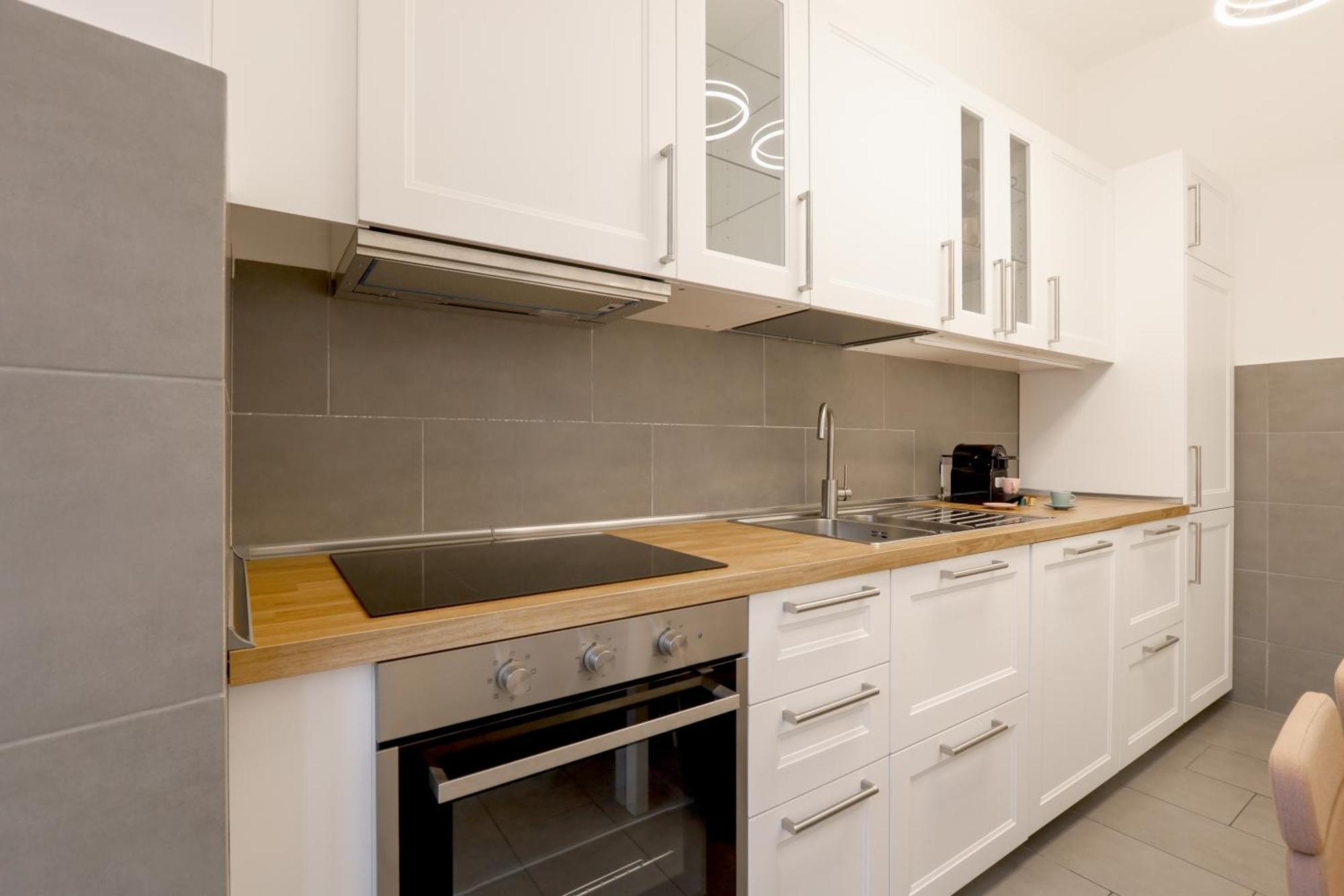 Piramide Deluxe Apartment