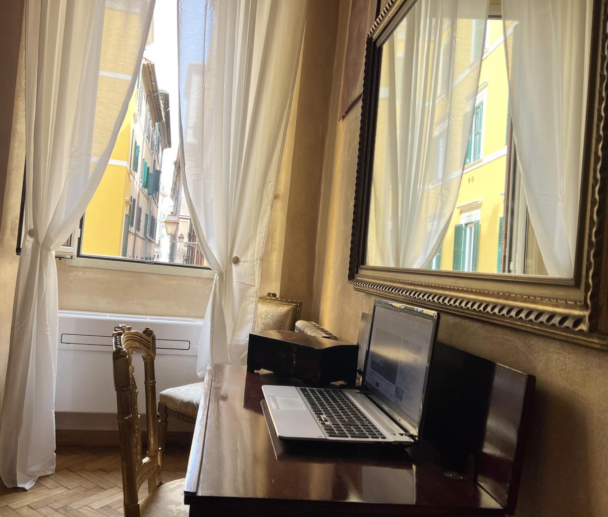 Italy Typicall Campo Di Fiori Apartment Rome
